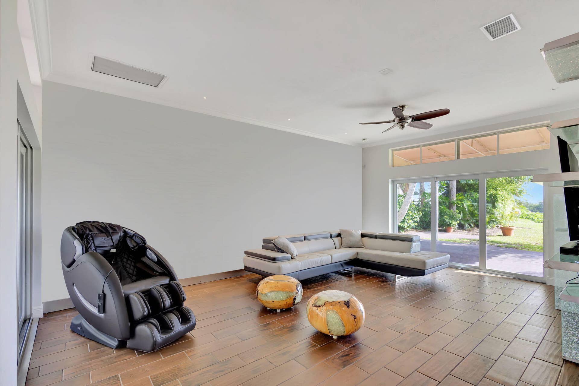 16334 PORT DICKINSON Drive, Jupiter, Jupiter, FL 33477 large living room!