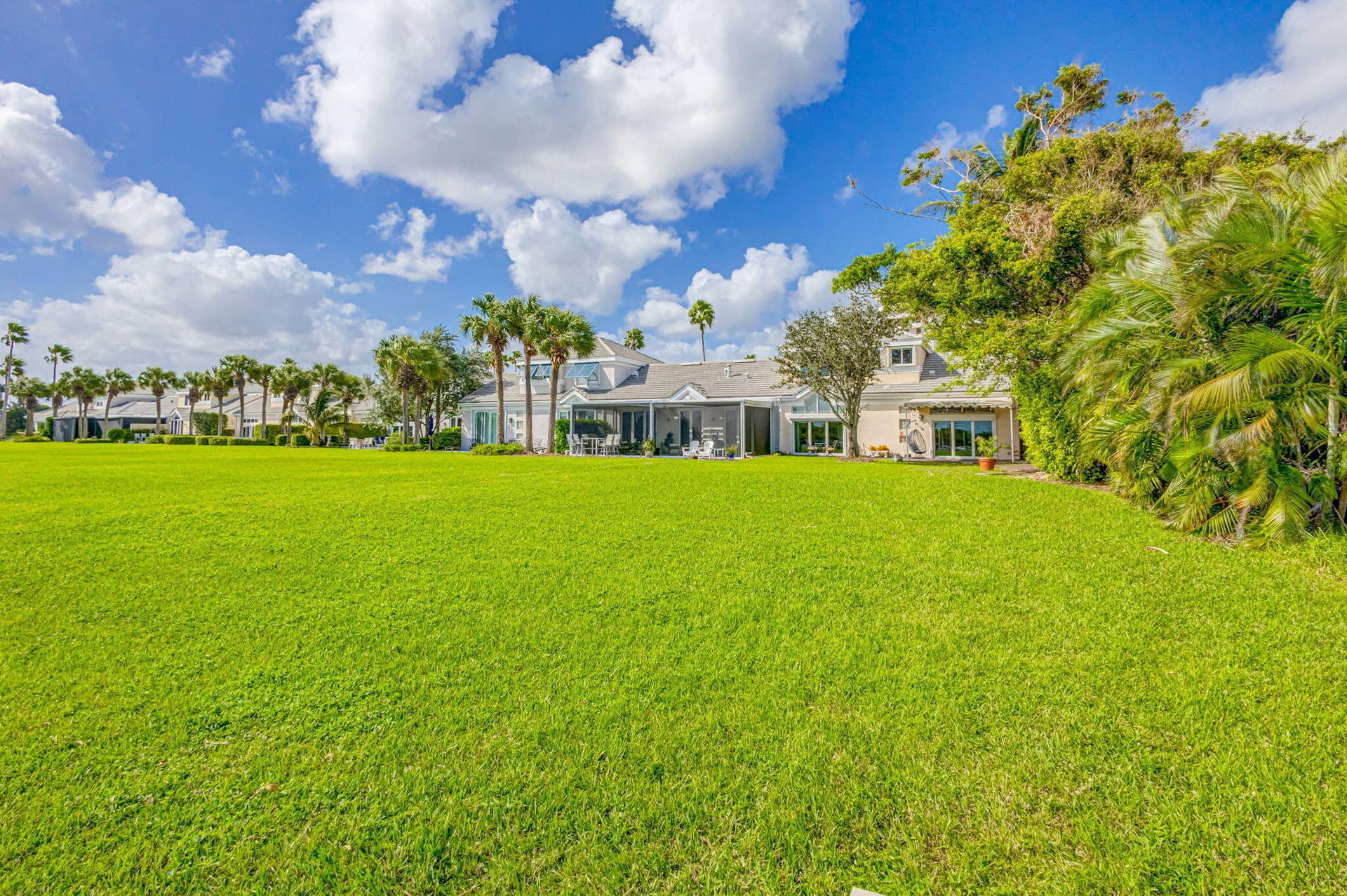 16334 PORT DICKINSON Drive, Jupiter, Jupiter, FL 33477 huge lawn!