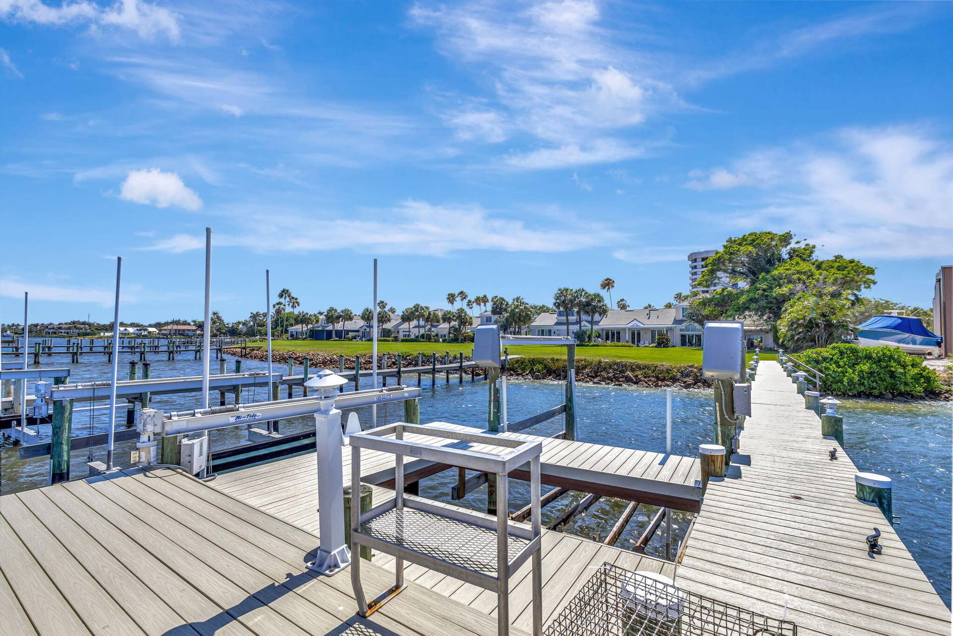 16334 PORT DICKINSON Drive, Jupiter, Jupiter, FL 33477 lots of dock space