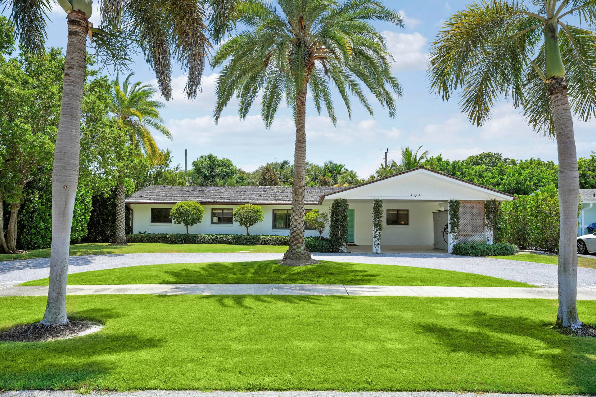 704 PELICAN Way, North Palm Beach, FL 33408 House-44