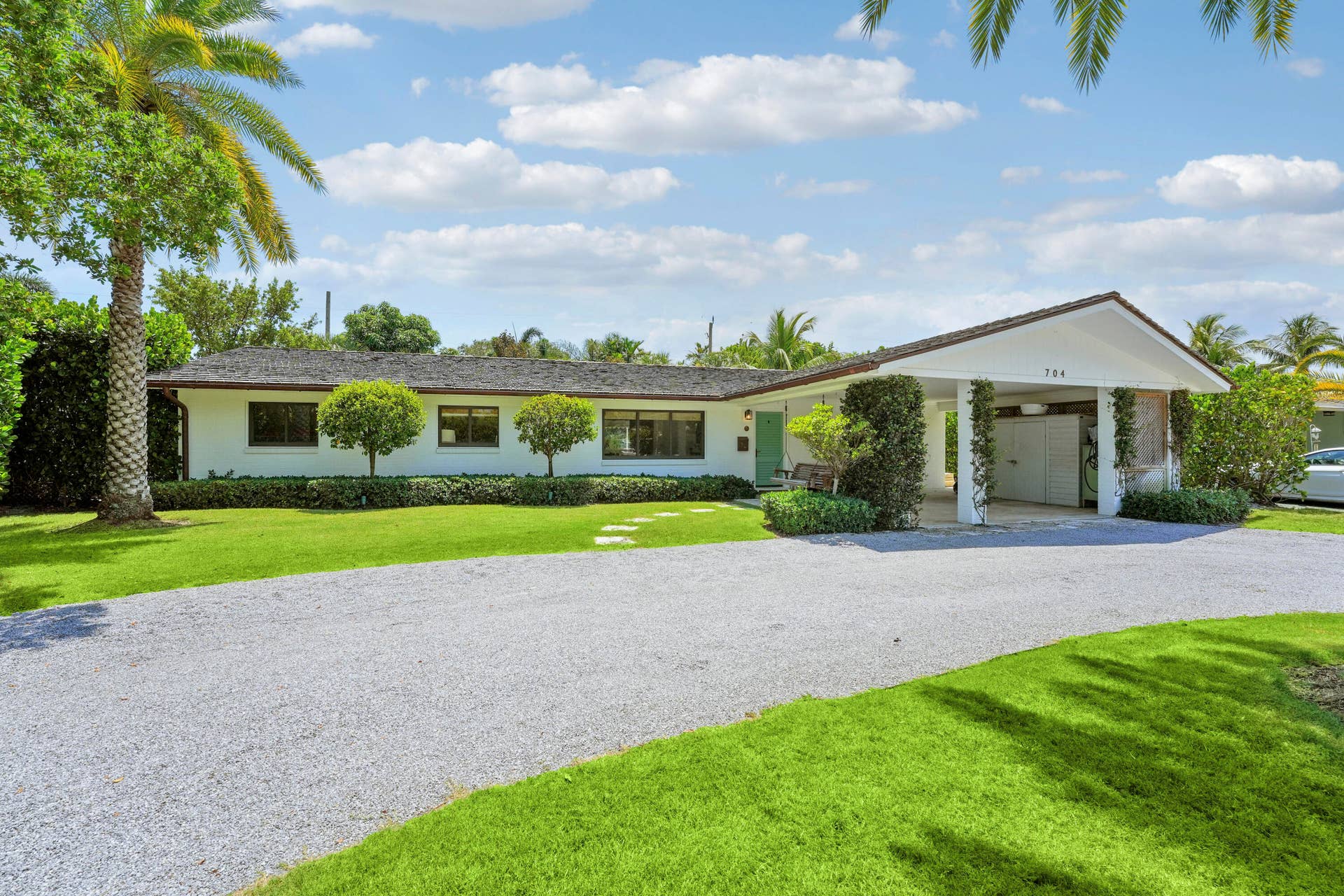 704 PELICAN Way, North Palm Beach, FL 33408 House-42