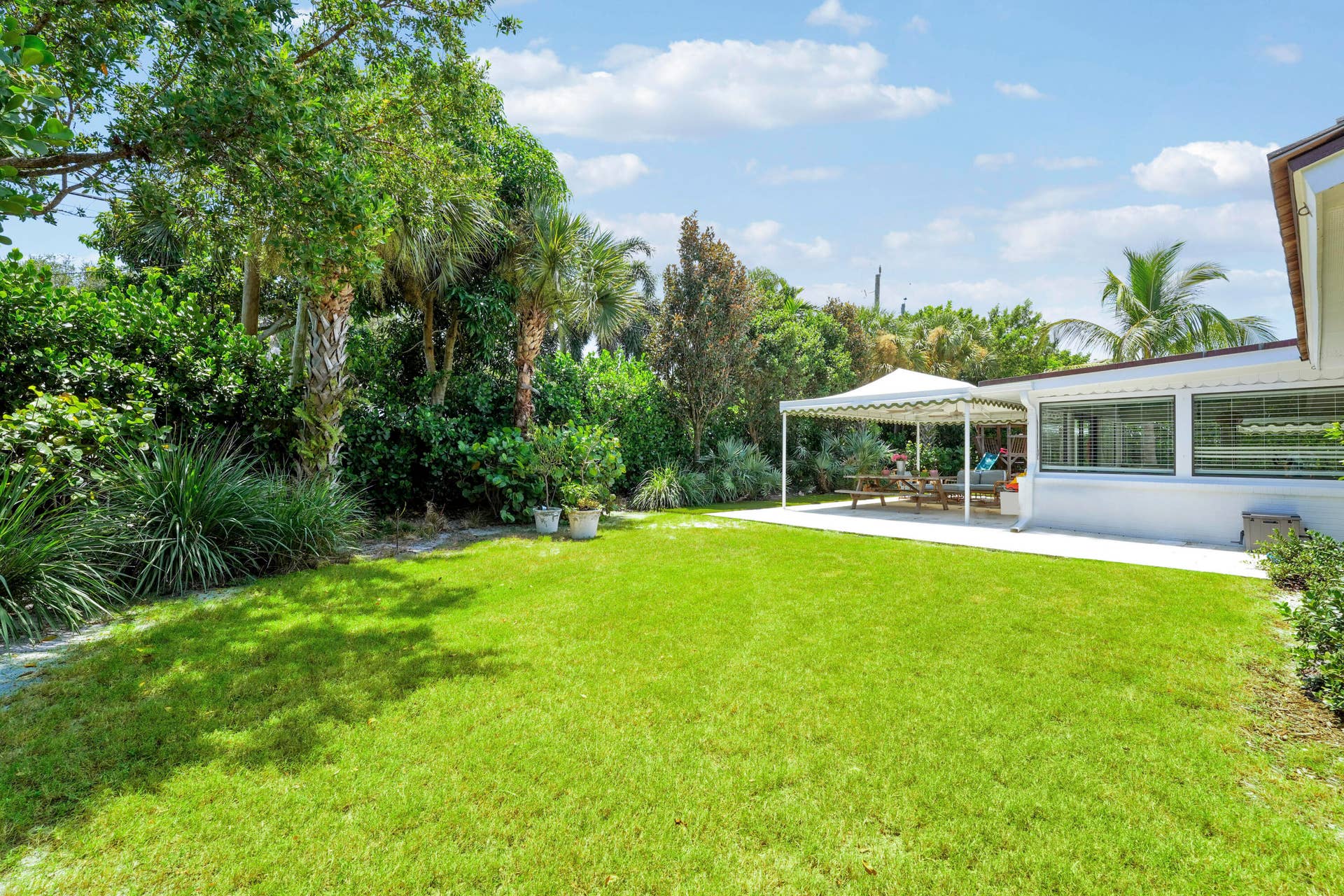 704 PELICAN Way, North Palm Beach, FL 33408 House-38