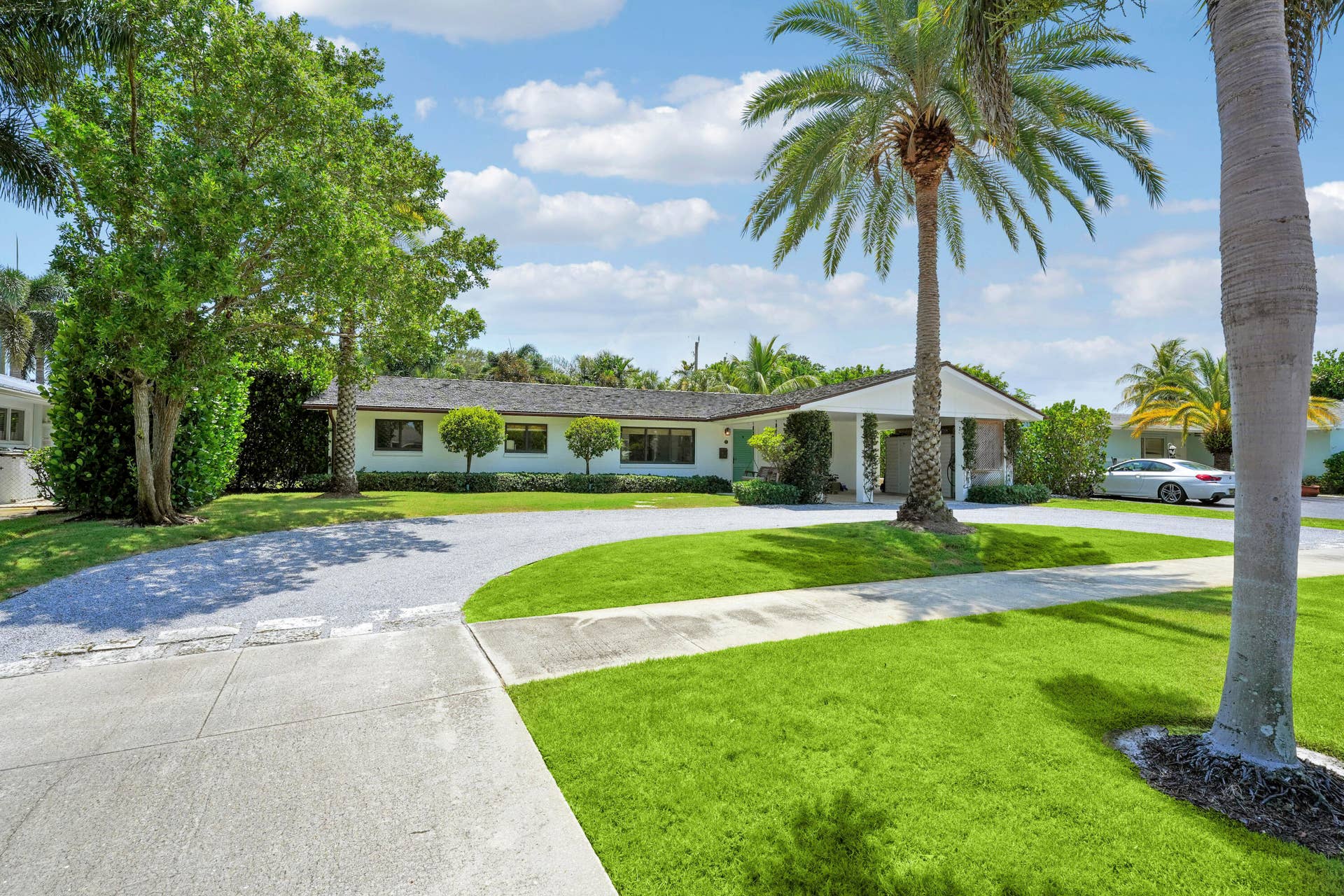 704 PELICAN Way, North Palm Beach, FL 33408 House-43