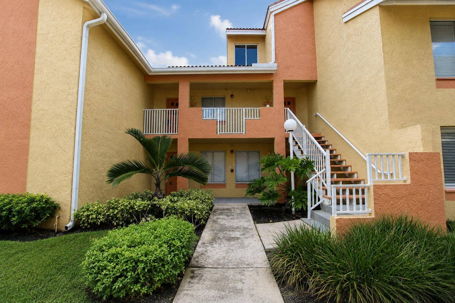 954 Coral Club Drive, #954, Coral Springs, FL 33071 Entrance