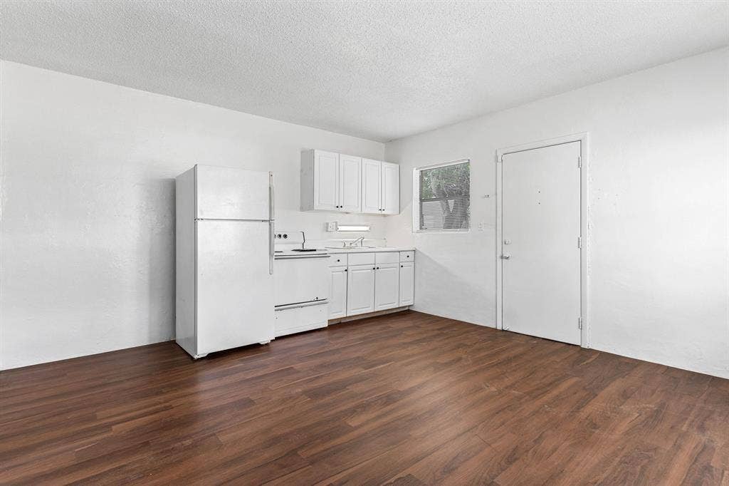 279 SW 1ST Street, #3, Deerfield Beach, FL 33441 2