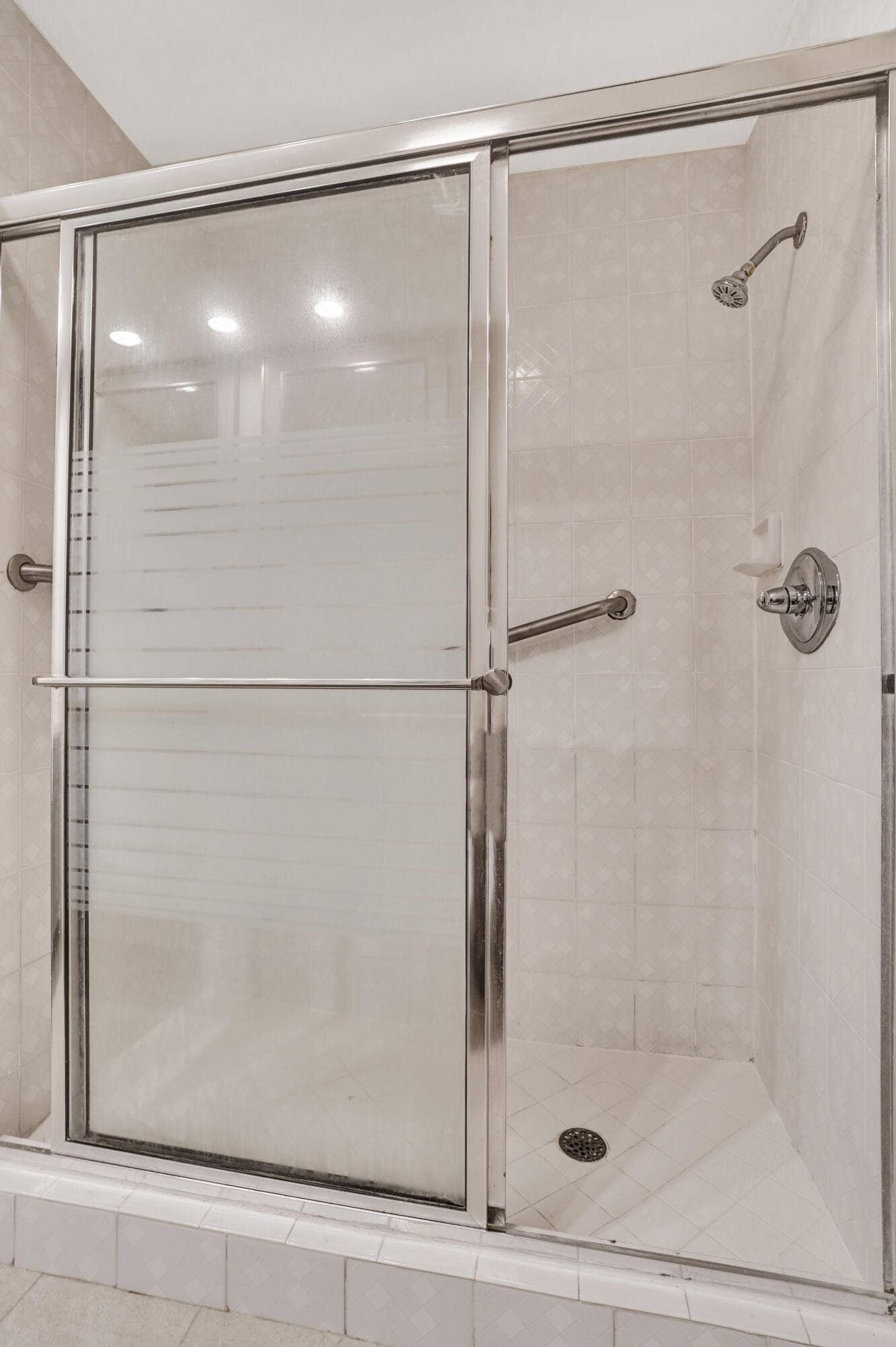 WALK-IN SHOWER