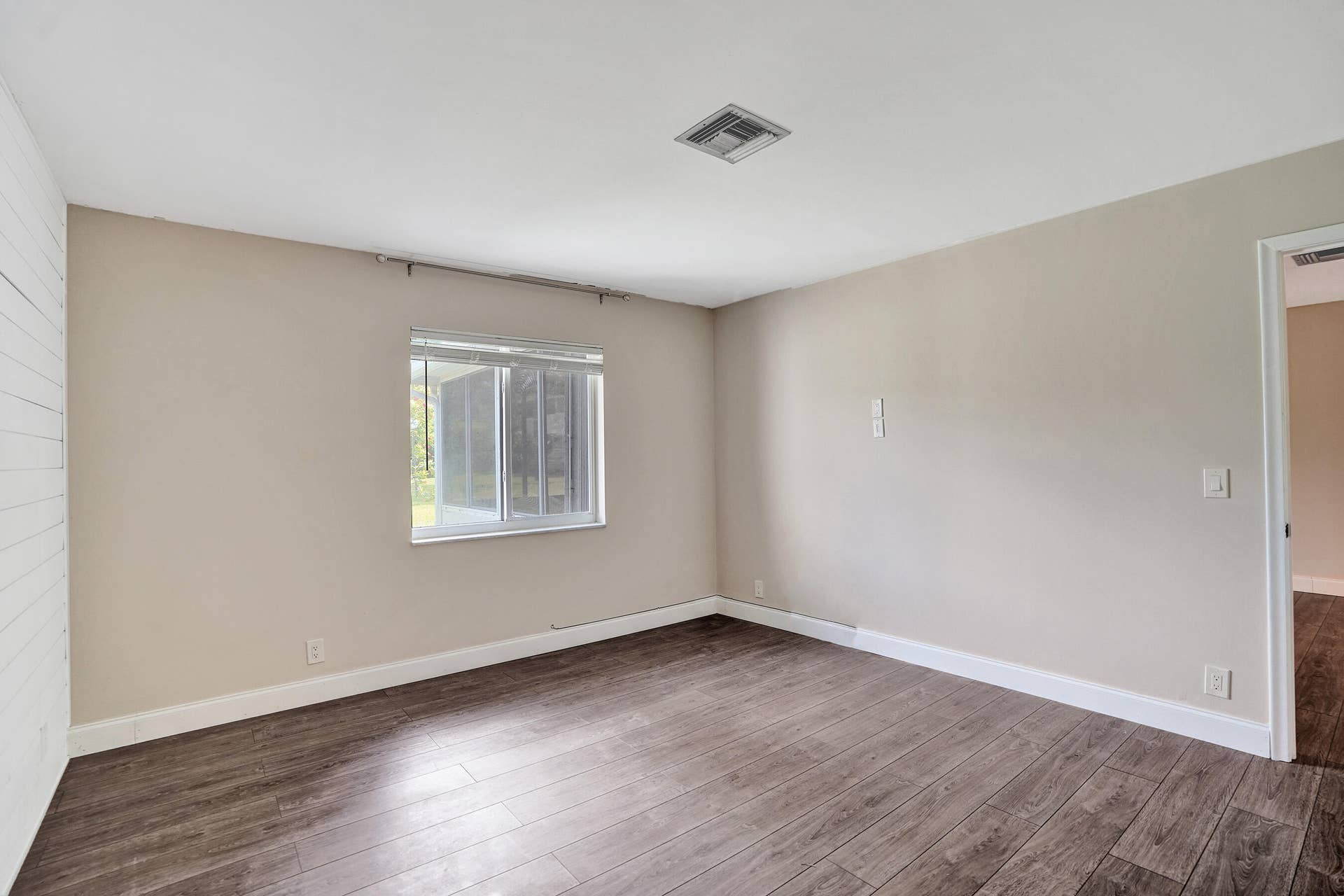 MASTER BEDROOM