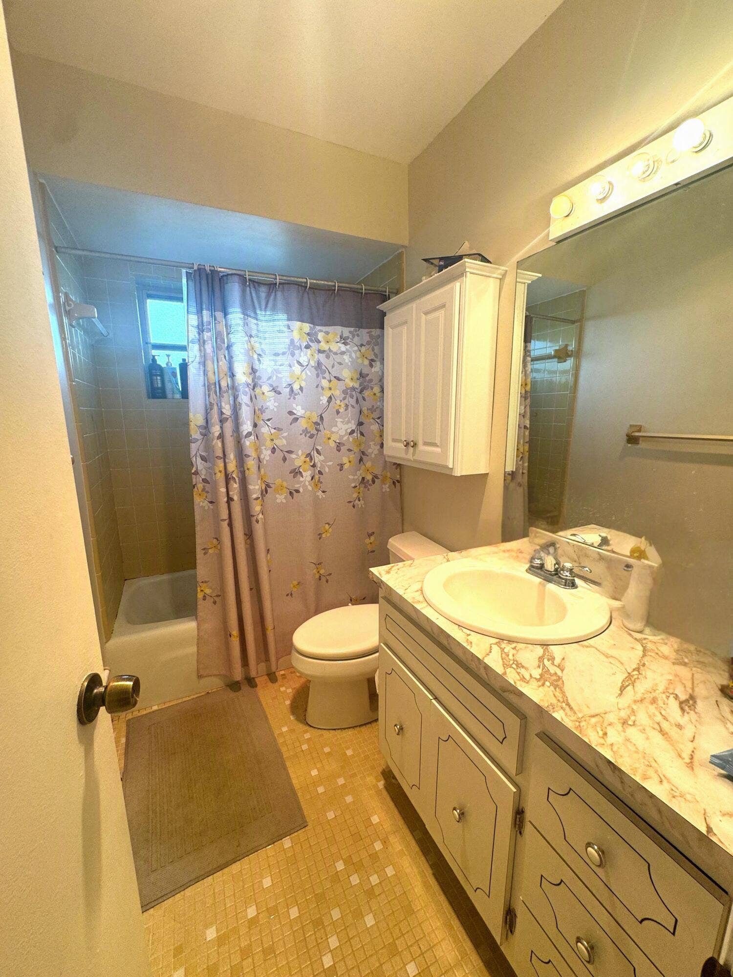 704 E HILLSBORO Boulevard, Deerfield Beach, FL 33441 BATHROOM