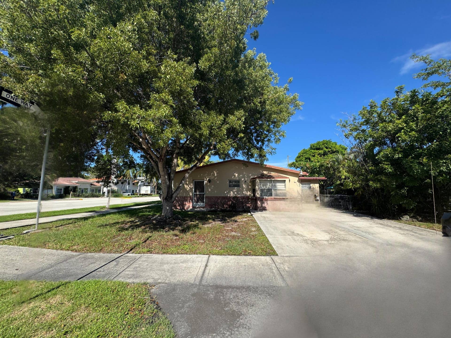 704 E HILLSBORO Boulevard, Deerfield Beach, FL 33441 OUTSIDE SIDE VIEW