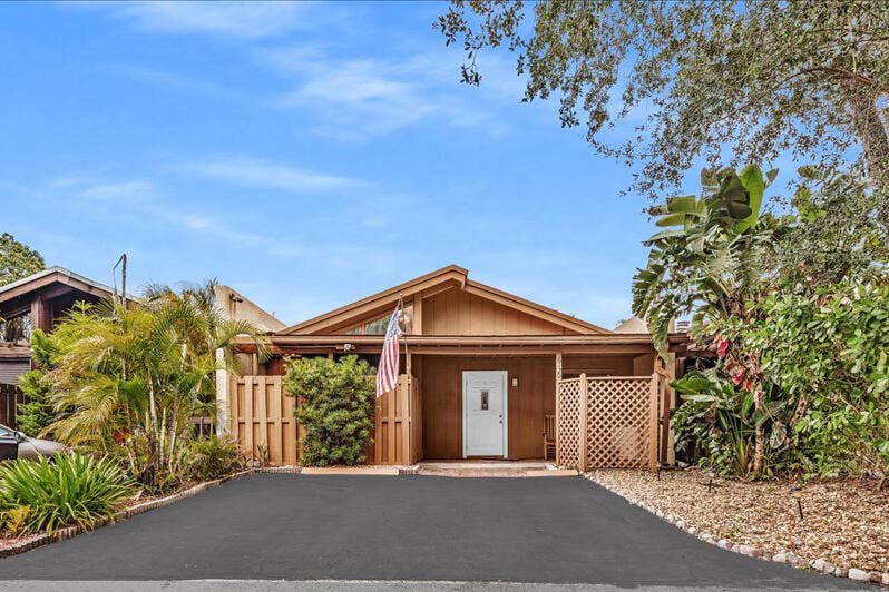 Property photo for 6120 NW 33rd Way, Fort Lauderdale, FL