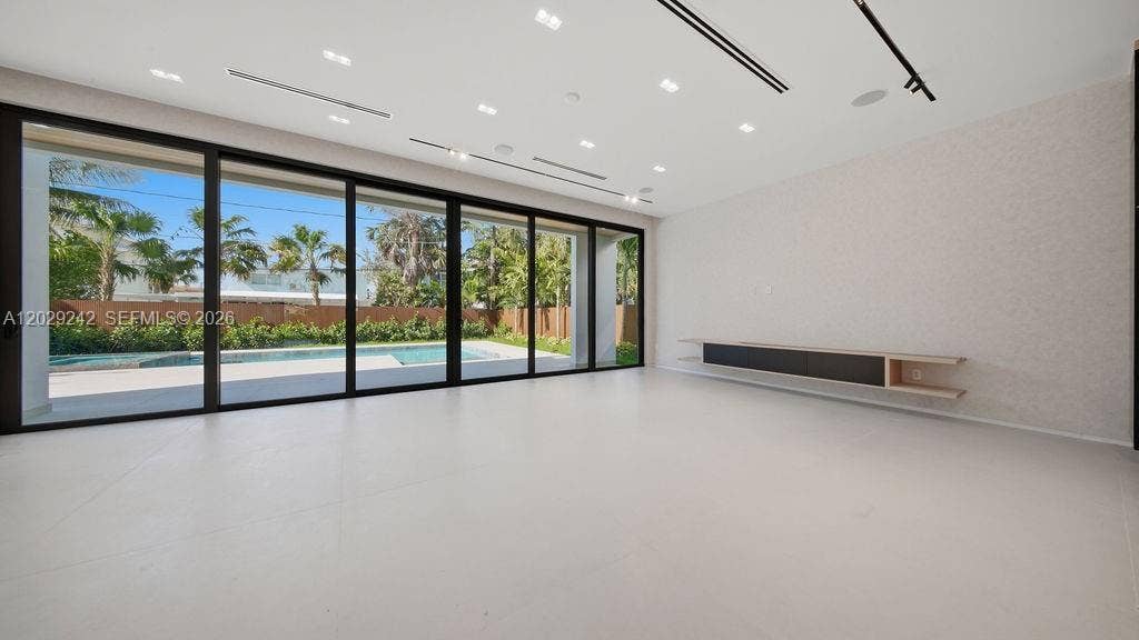 3318 NE 16TH Place, Fort Lauderdale, Fort Lauderdale, FL 33305 GetMedia (69)