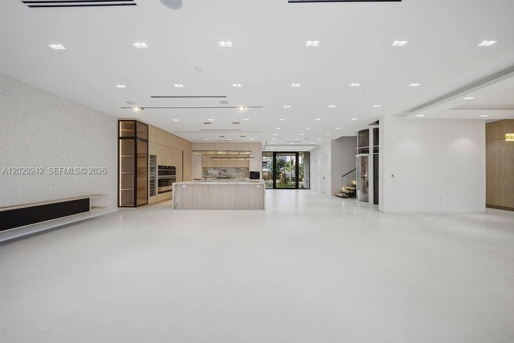 3318 NE 16TH Place, Fort Lauderdale, Fort Lauderdale, FL 33305 GetMedia (40)