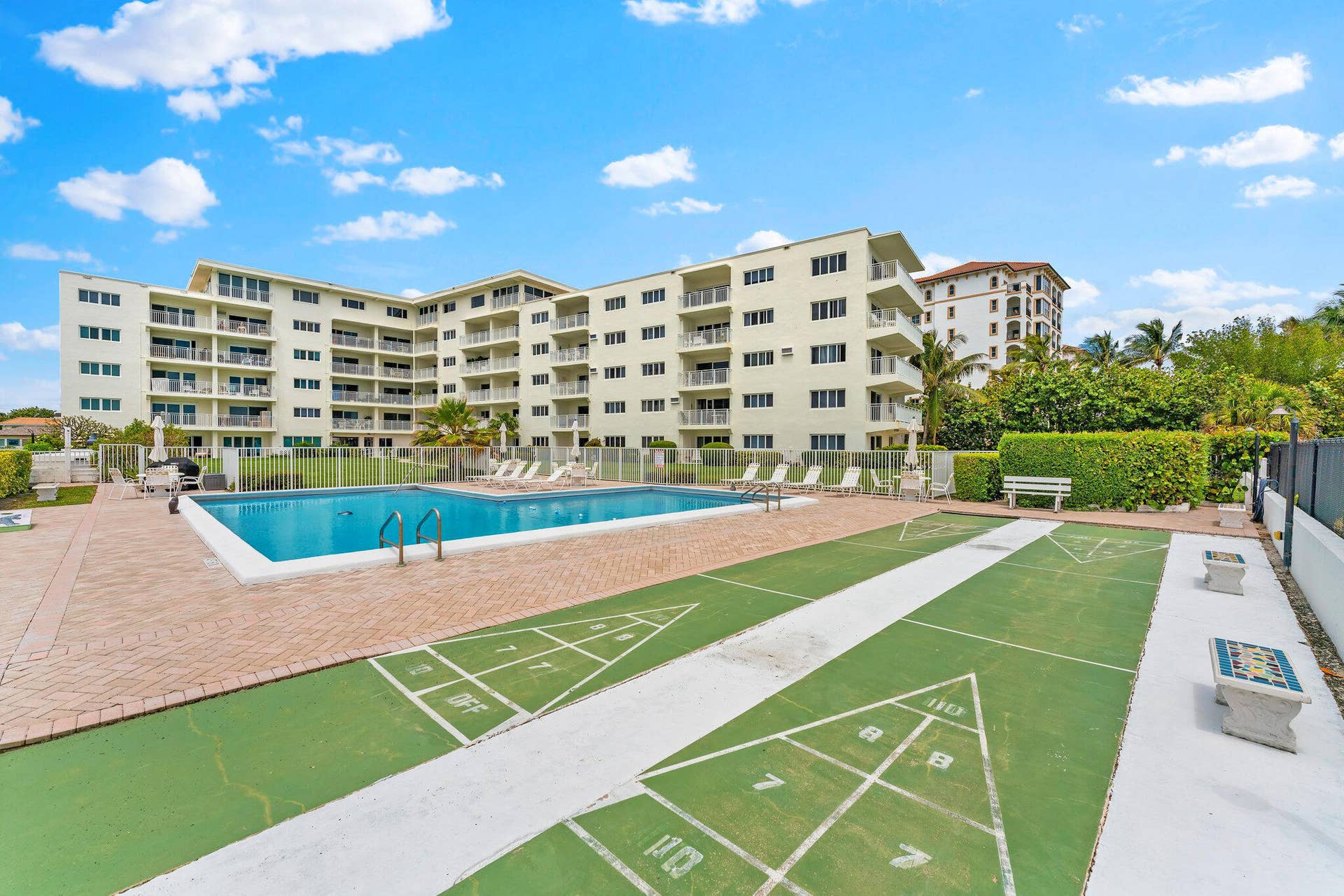 Pool & Shuffle Boards