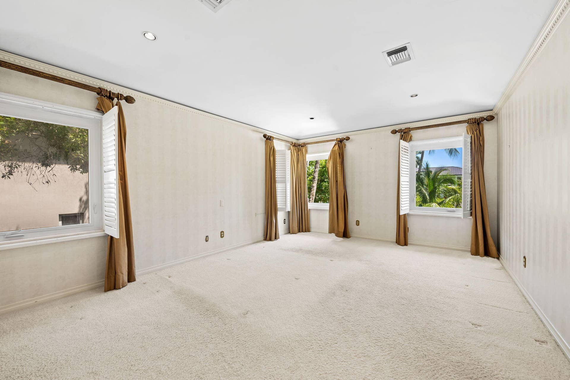 Upper Level Primary Bedroom & Bath