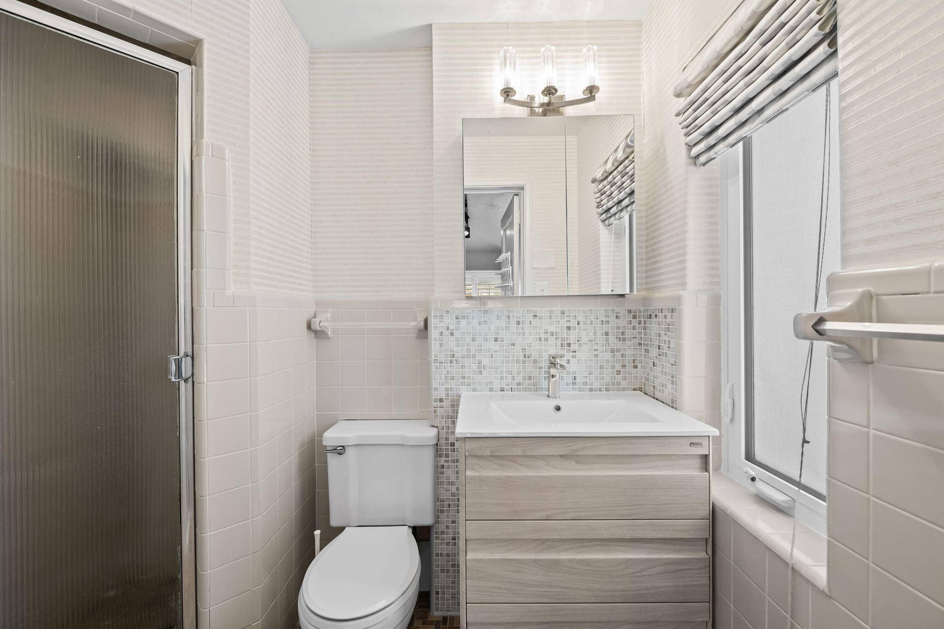 Upper Level Bedroom & Bath