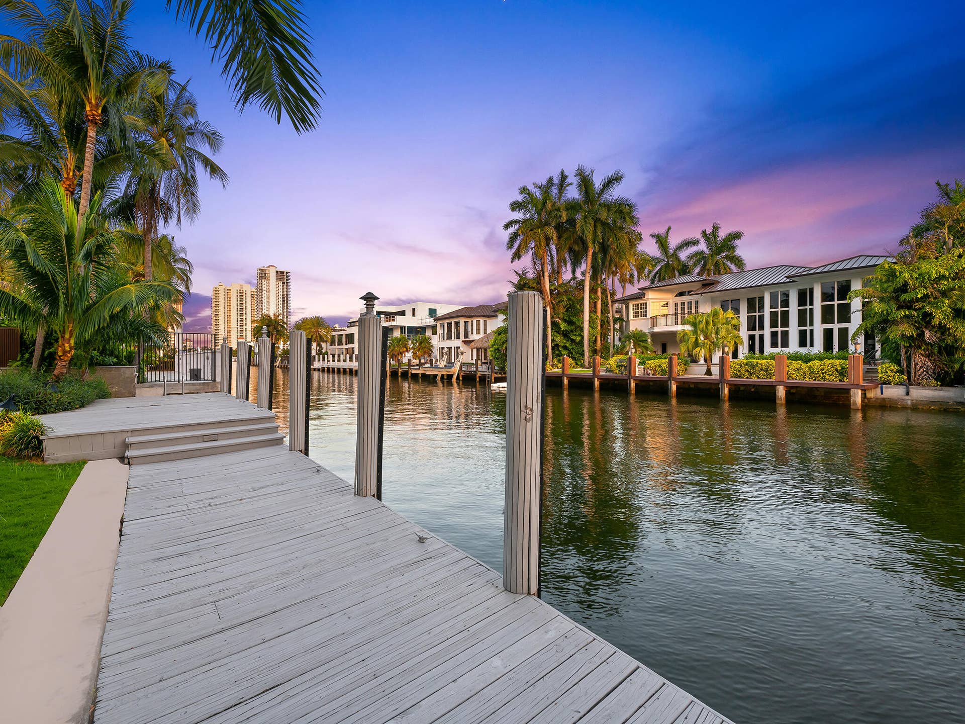 75 Ft seawall accommodates a 55 Ft vessel. Intracoastal view from the dock.