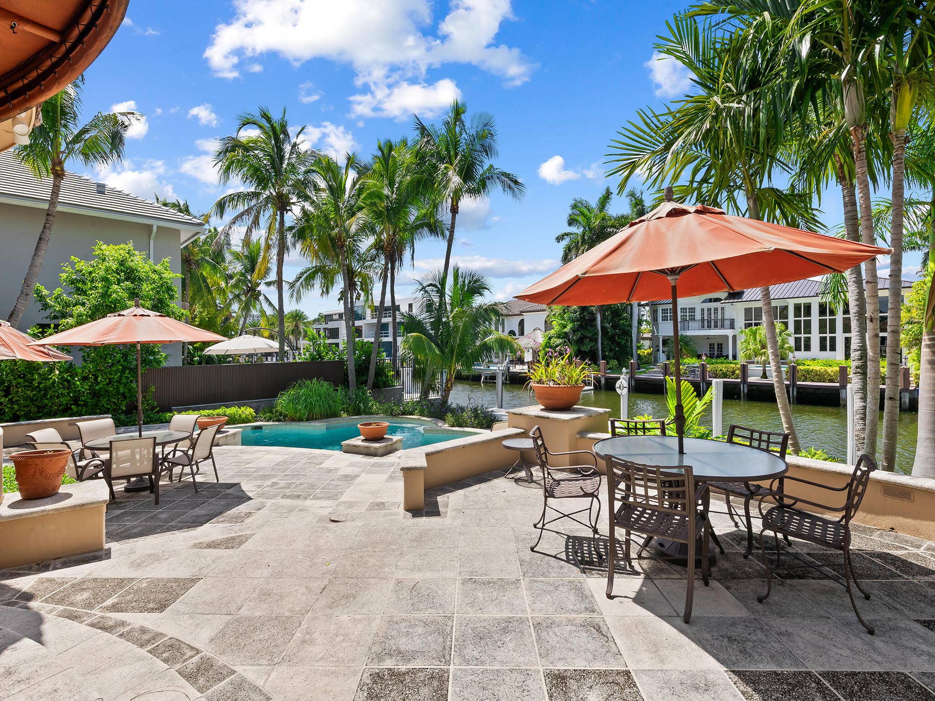 Southern Views capture the winter sun and summer breezes