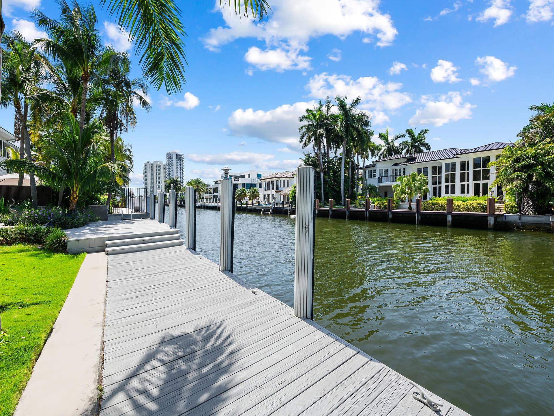 75 Ft seawall accommodates a 55 Ft vessel. Intracoastal view from the dock.