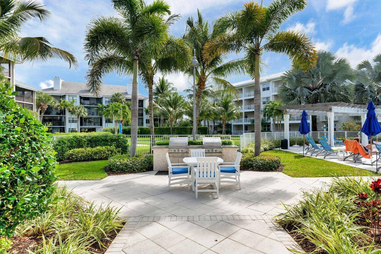 814 BAY COLONY Drive S, Juno Beach, FL 33408 WB6DPmlB