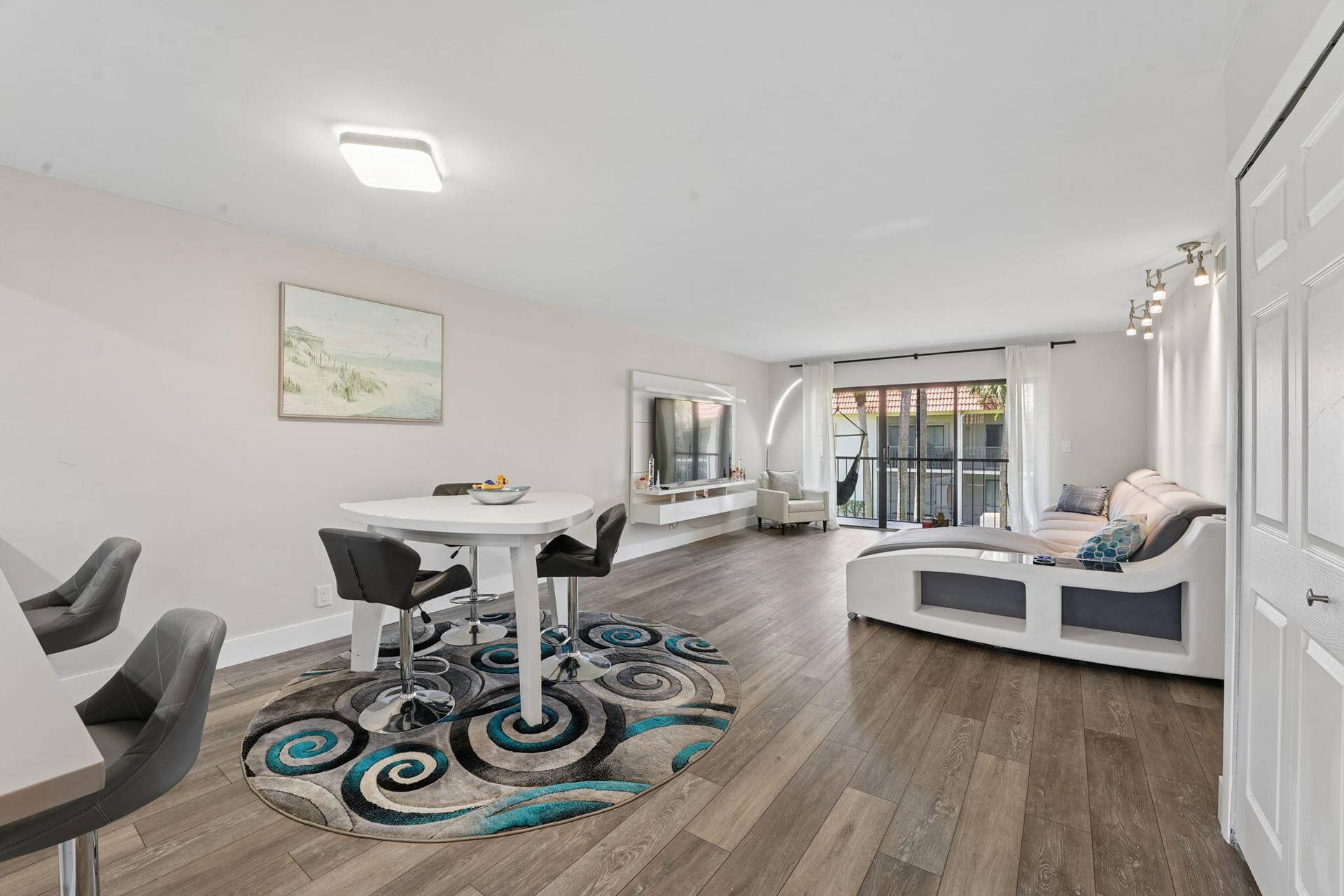 327 LAKEVIEW Drive, #203, Weston, FL 33326 Living room and dining area