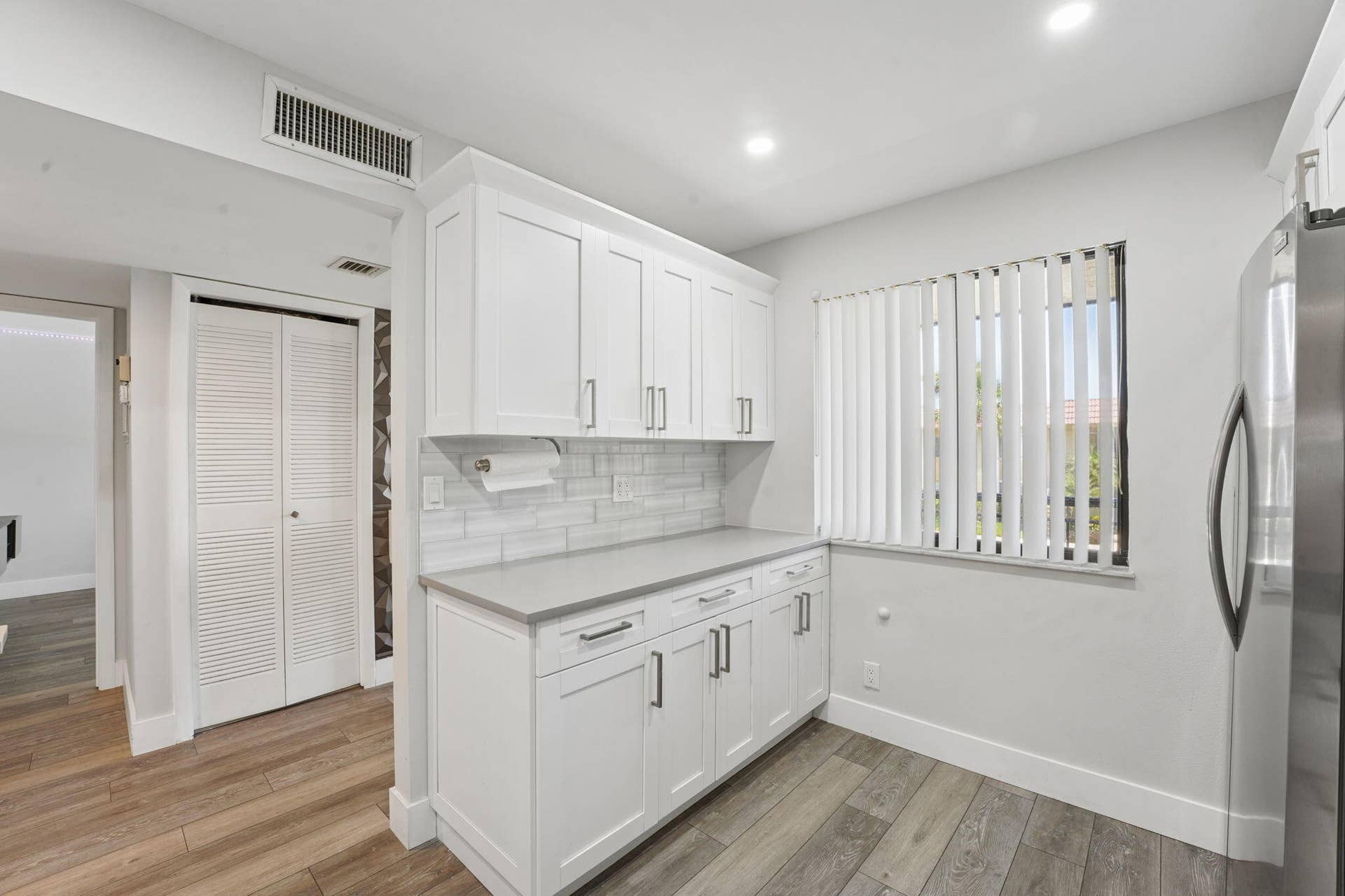 327 LAKEVIEW Drive, #203, Weston, FL 33326 Kitchen cabinets1-web-or-mls-DSC00909