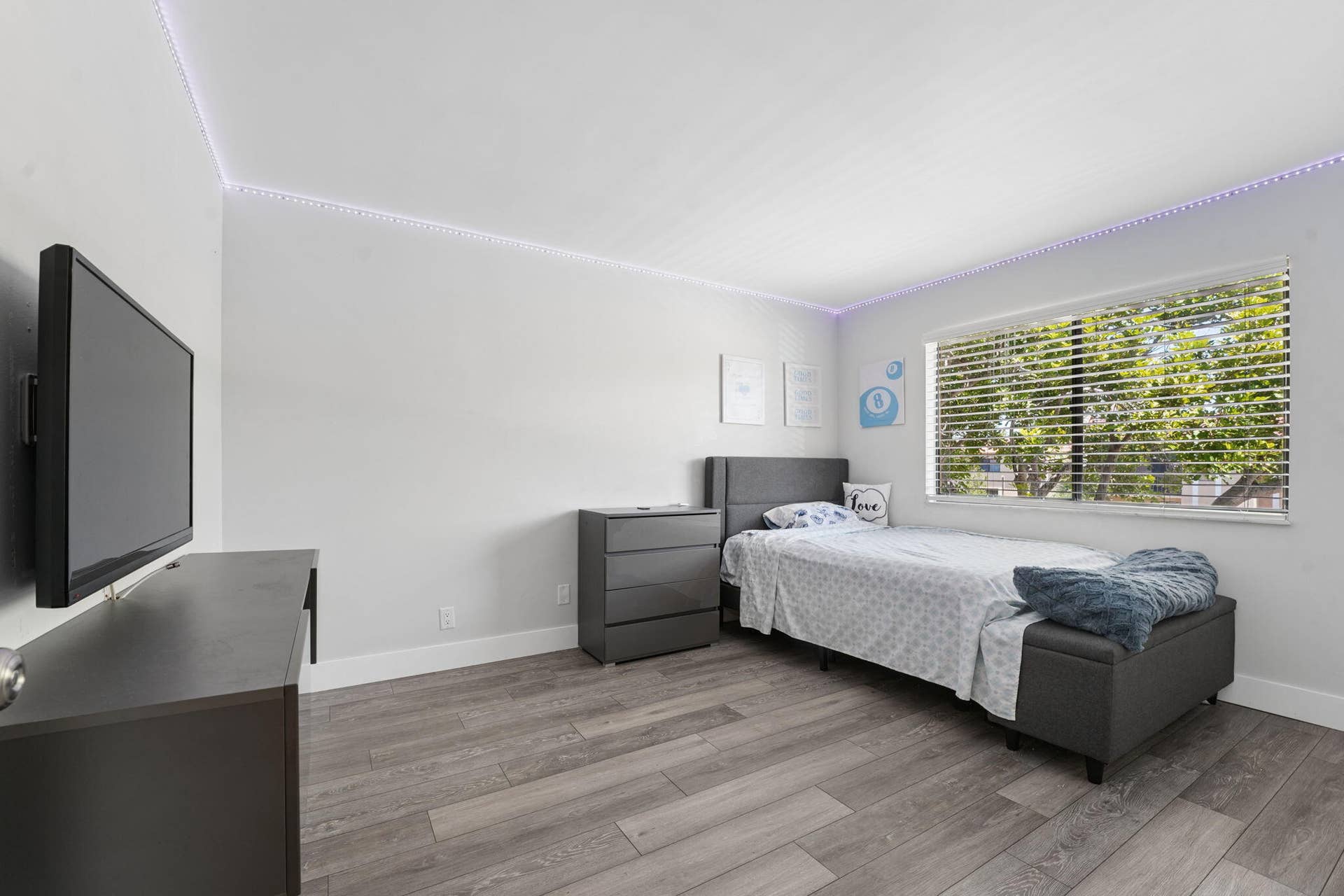 327 LAKEVIEW Drive, #203, Weston, FL 33326 Second bedroom
