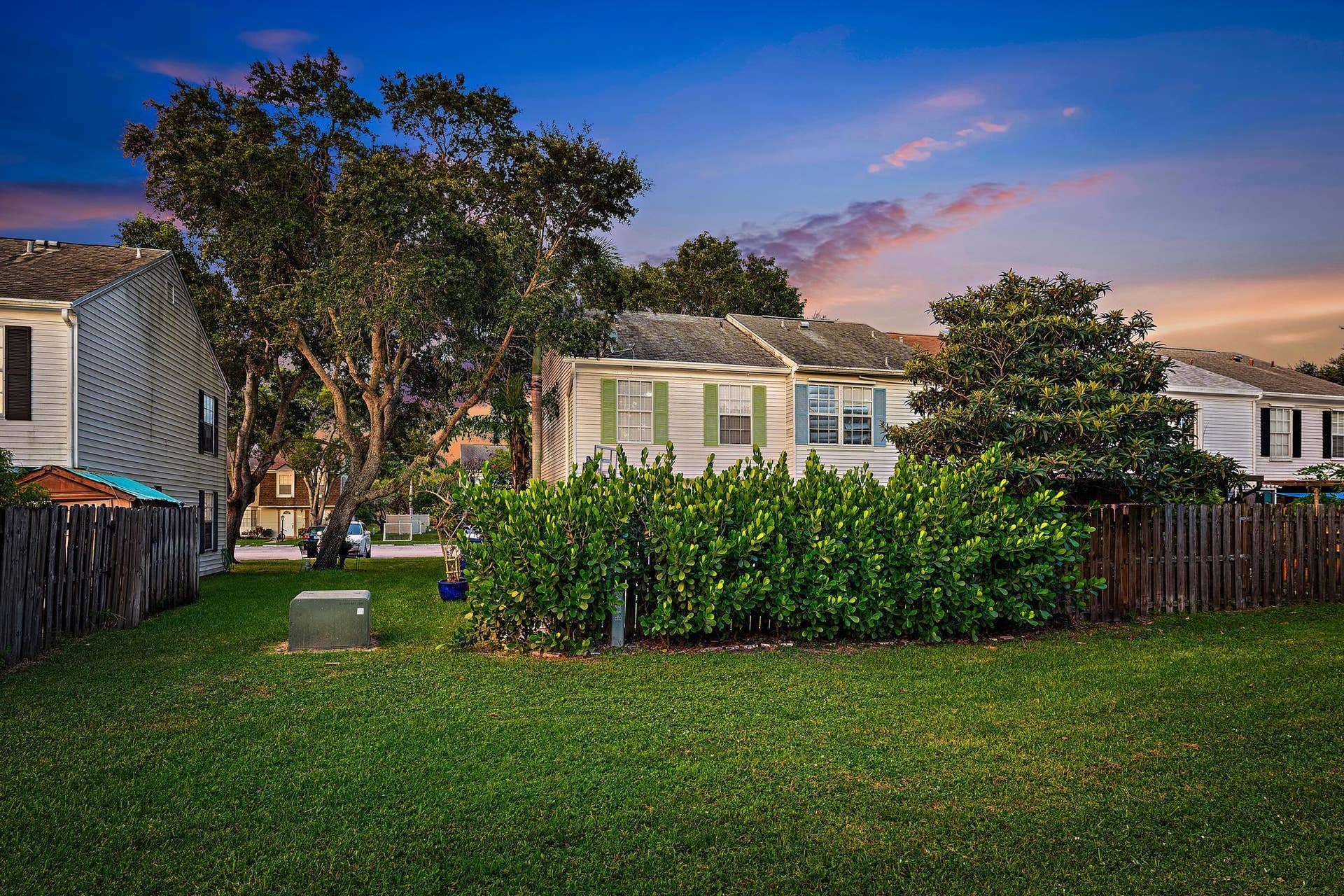 408 Georgian Park Drive, Jupiter, FL 33458 Back Exterior & Yard