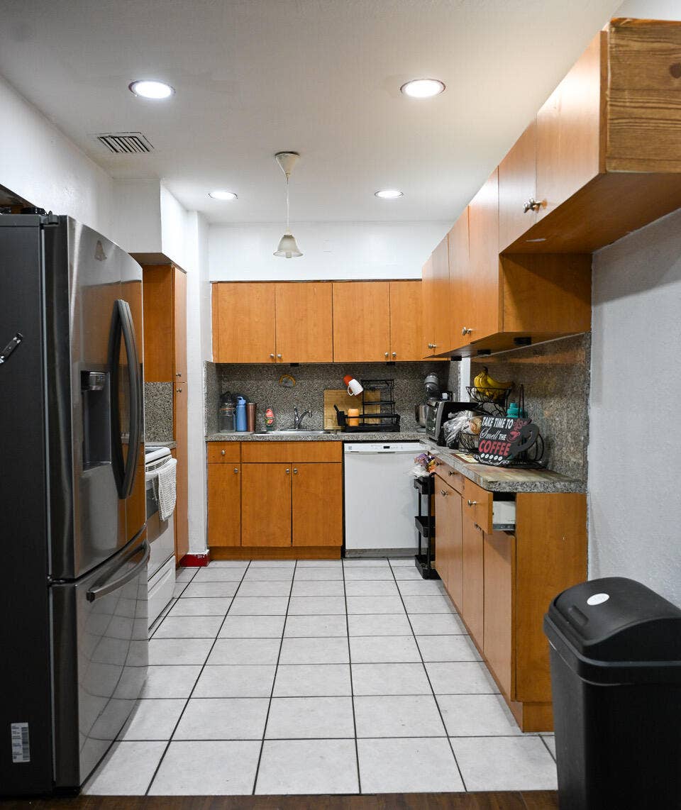 6814 NW 14TH Street, Plantation, FL 33313 KITCHEN