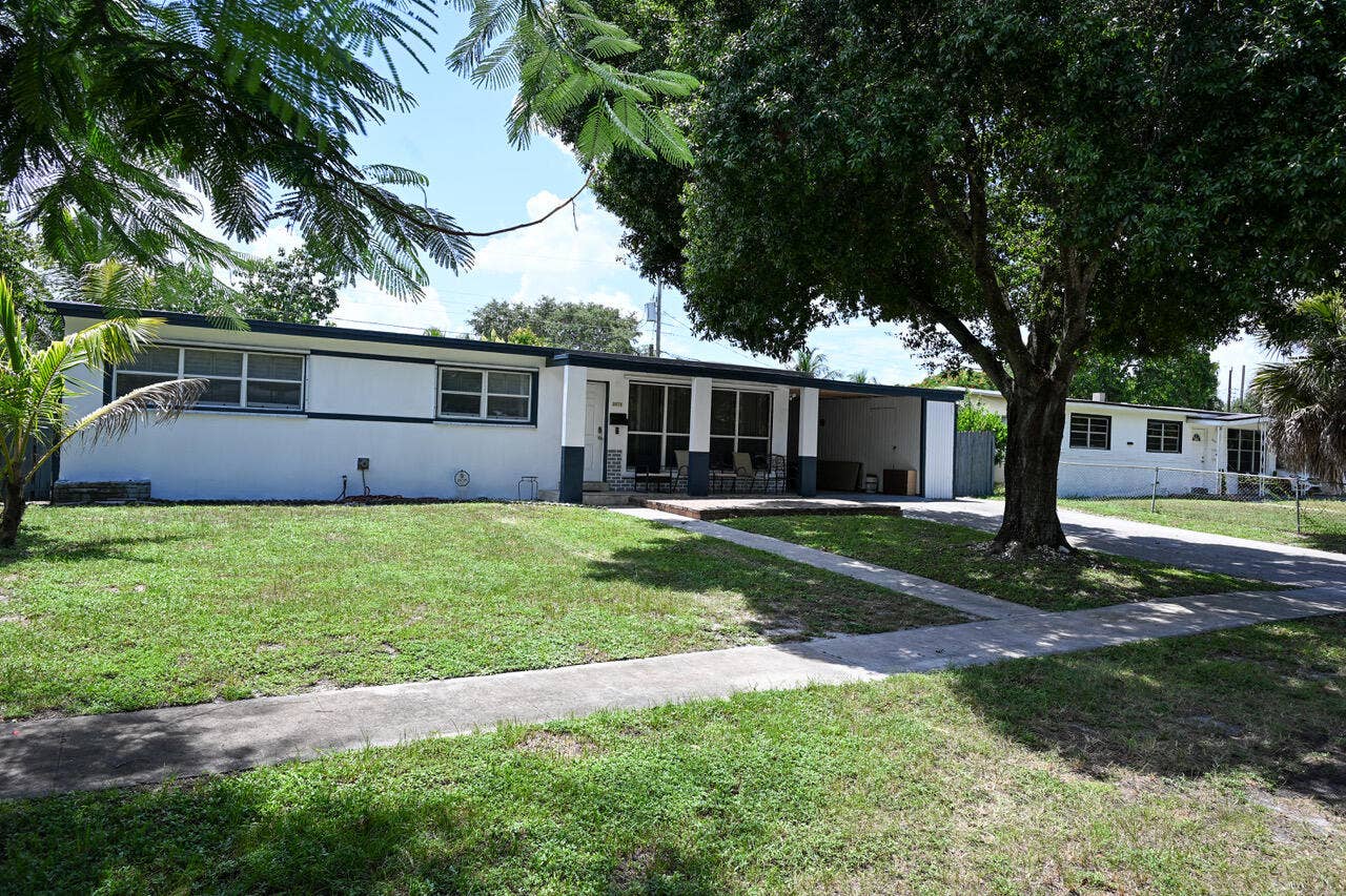 6814 NW 14TH Street, Plantation, FL 33313 OUTSIDE