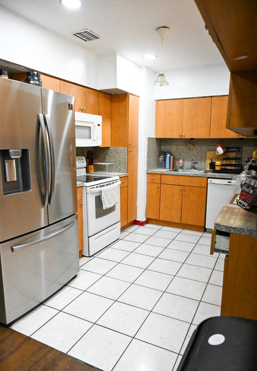6814 NW 14TH Street, Plantation, FL 33313 KITCHEN