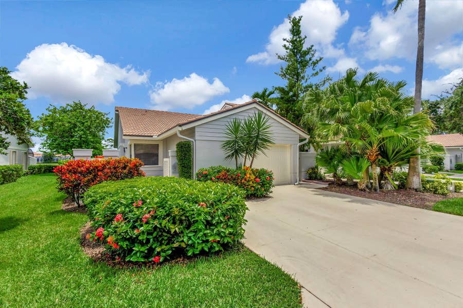 Property photo for 523 Prestwick Circle, Palm Beach Gardens, FL