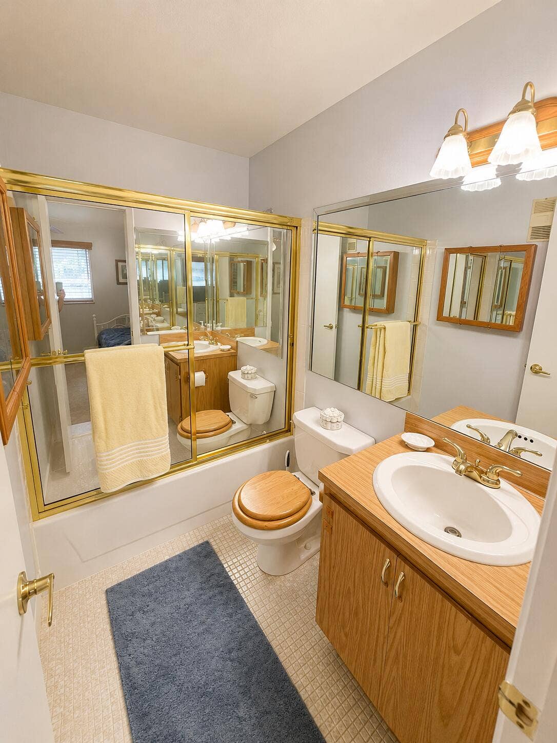 8607 Overset Lane, Boca Raton, FL 33496 Guest Bath