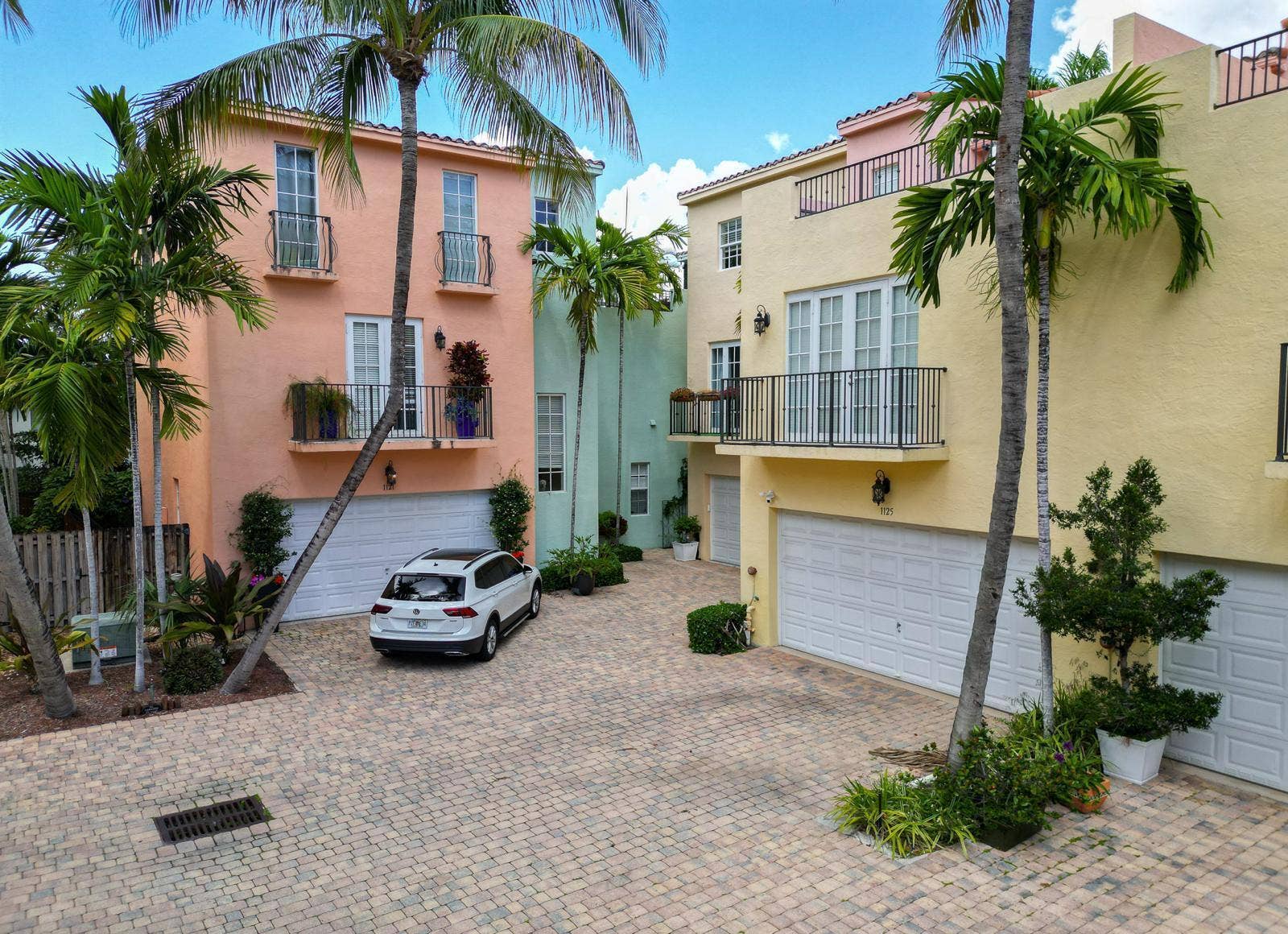 1123 NE 18th Avenue, Fort Lauderdale, FL 33304 3c85bb07-c3cc-4963-8b09-d49a7f8d5f5c