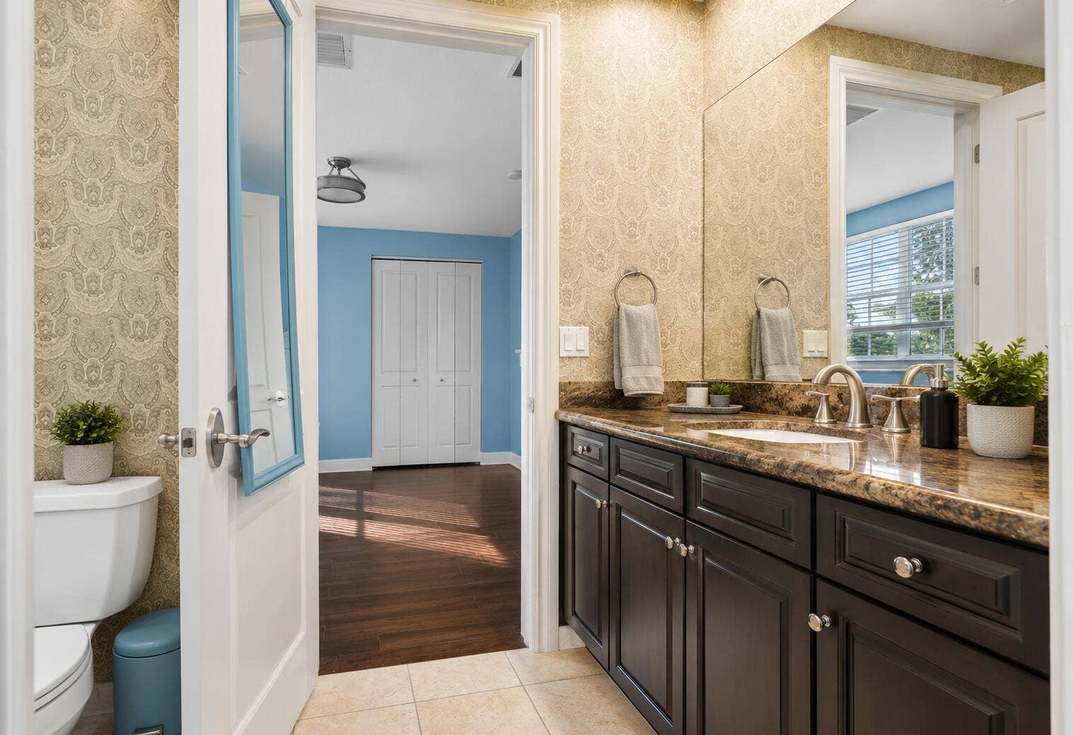 1123 NE 18th Avenue, Fort Lauderdale, FL 33304 57FBA413-EA92-42AB-99F3-8465E9897DD1