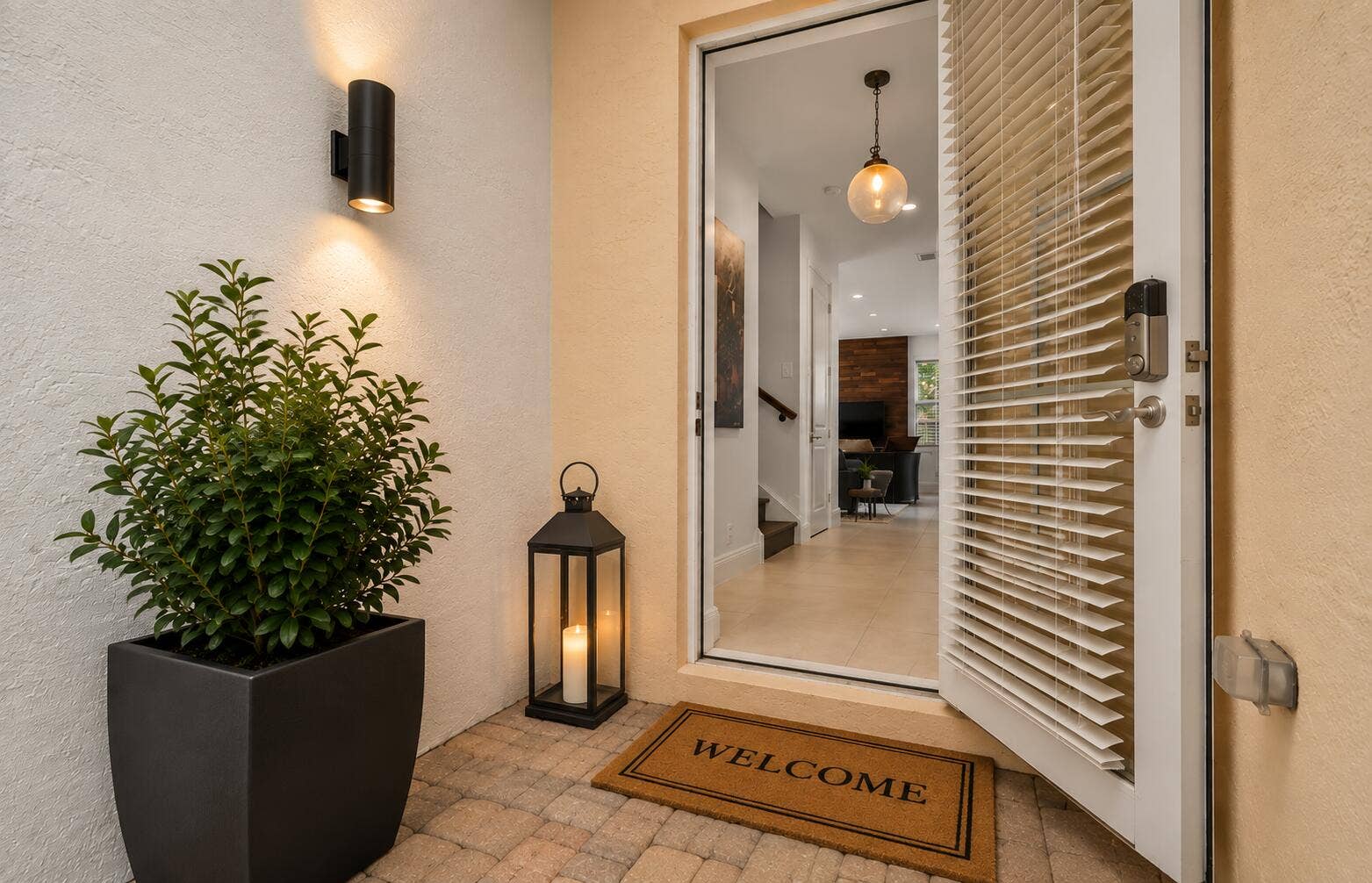 1123 NE 18th Avenue, Fort Lauderdale, FL 33304 29C60C50-B1D2-40FB-9D3C-4F22B2A91630