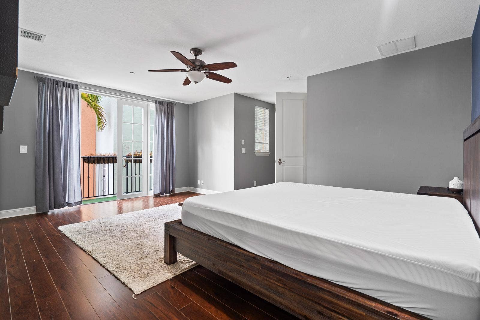 1123 NE 18th Avenue, Fort Lauderdale, FL 33304 5ade1793-ed68-4d6f-9407-a29bfd7d7626