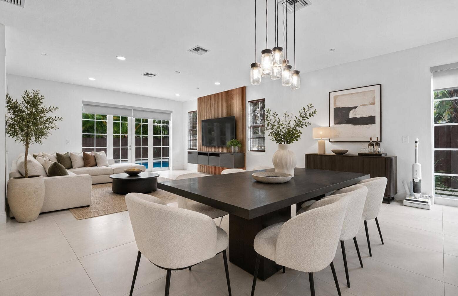 1123 NE 18th Avenue, Fort Lauderdale, FL 33304 ChatGPT Image Aug 24, 2026, 12_19_42 PM
