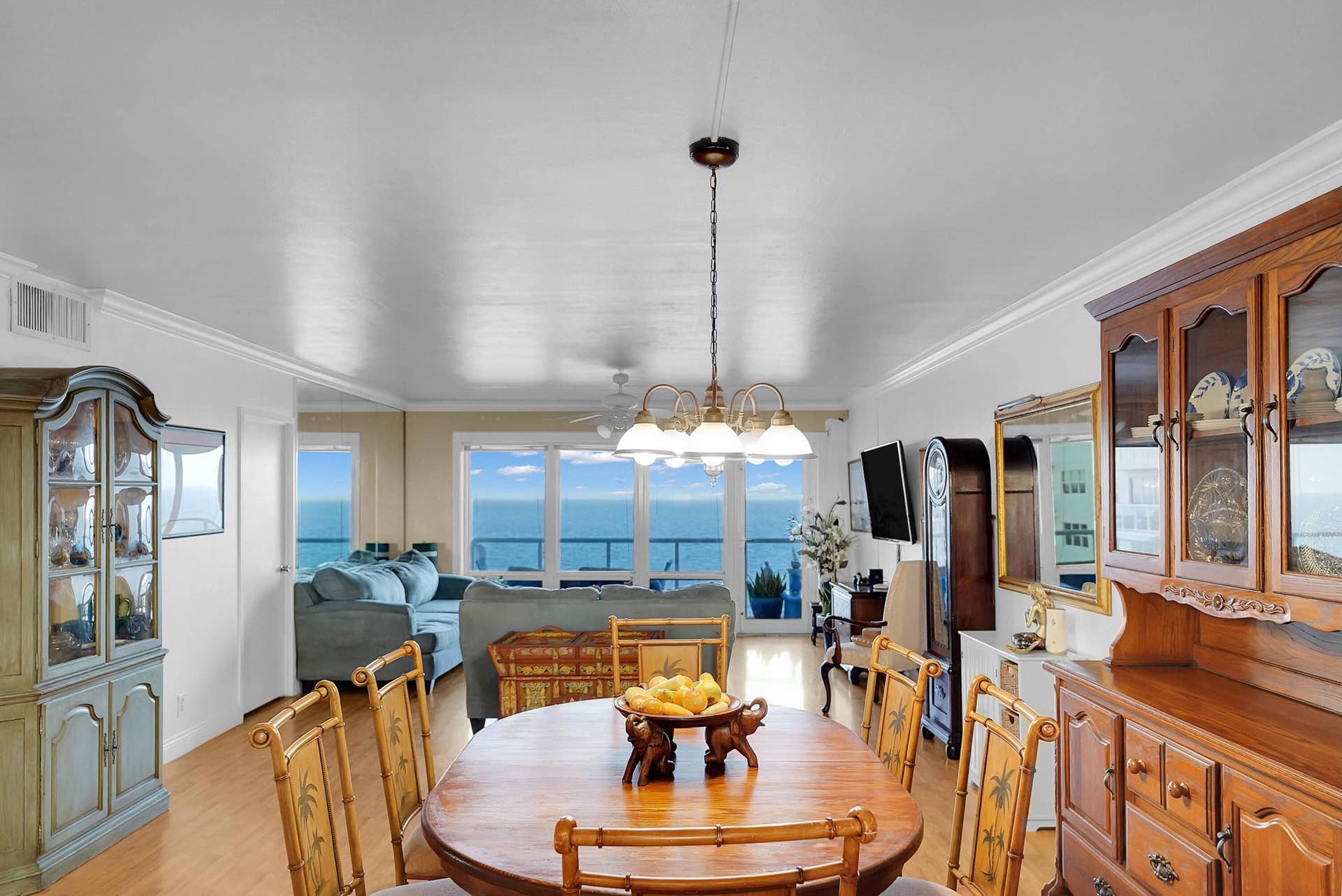 111 N Pompano Beach Boulevard N, #1611, Pompano Beach, FL 33062 Current furniture