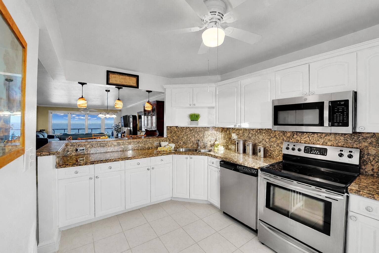 111 N Pompano Beach Boulevard N, #1611, Pompano Beach, FL 33062 Kitchen
