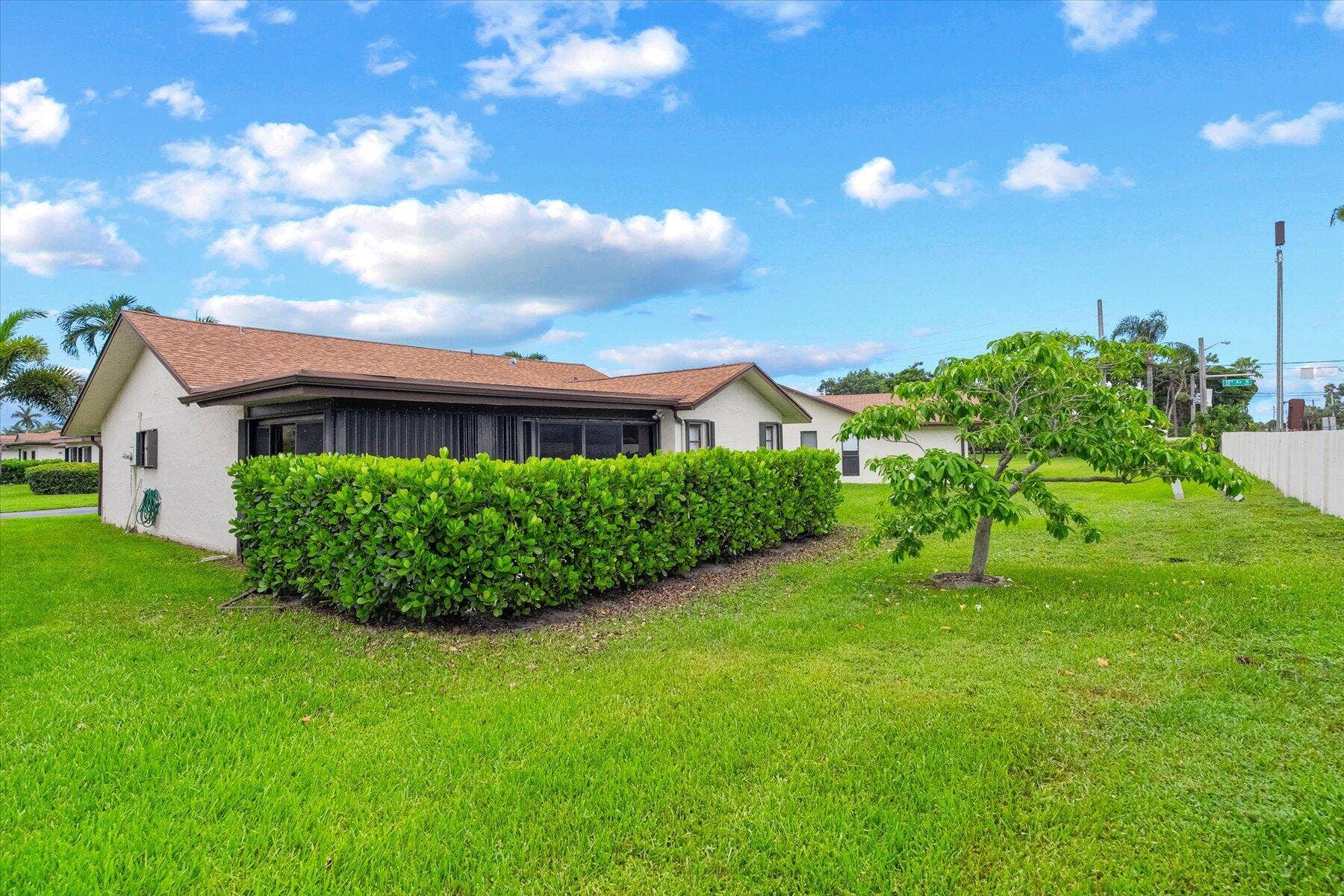 6510 OLIVEWOOD Circle, Greenacres, FL 33463 24-DSC04280