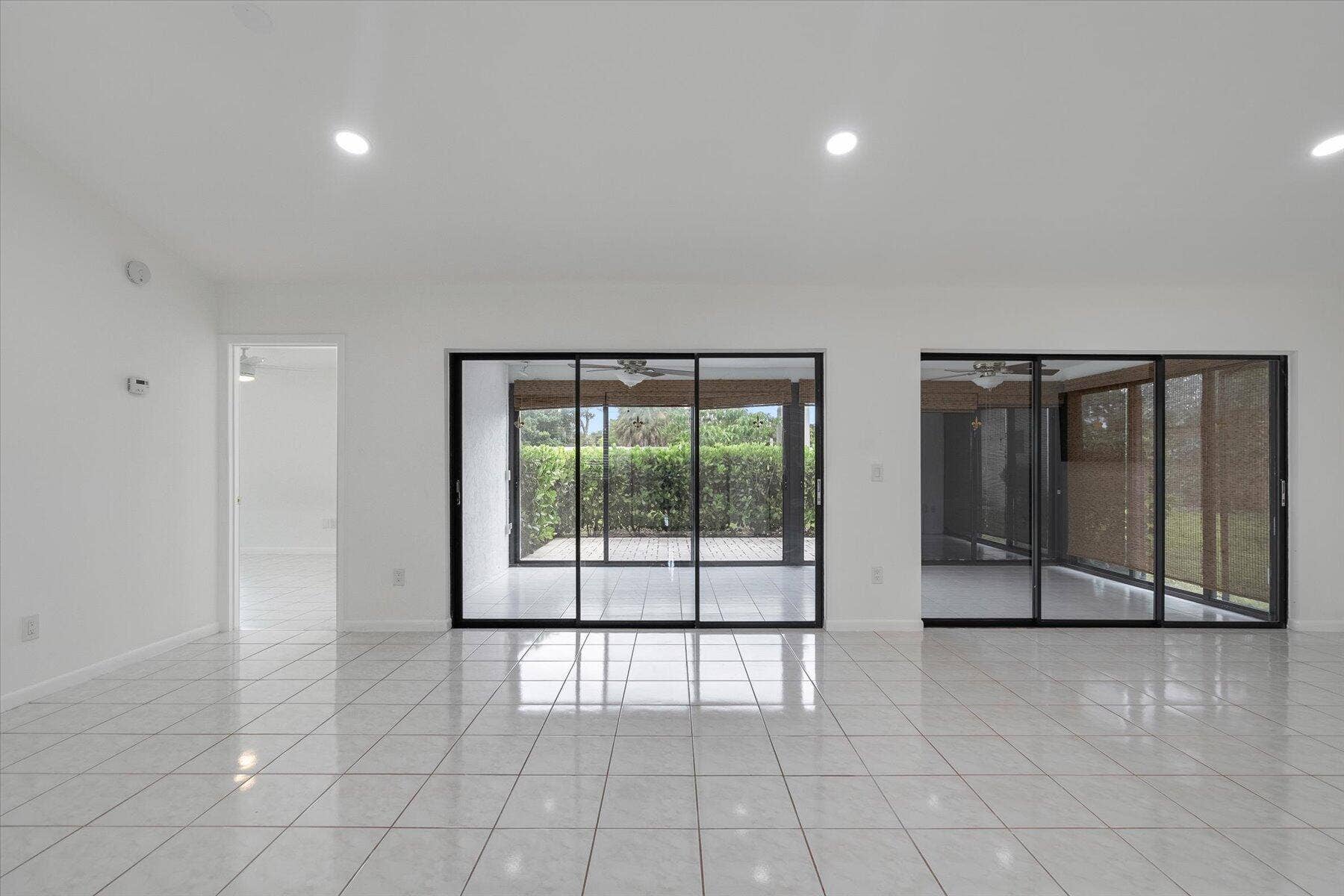 6510 OLIVEWOOD Circle, Greenacres, FL 33463 05-DSC04208