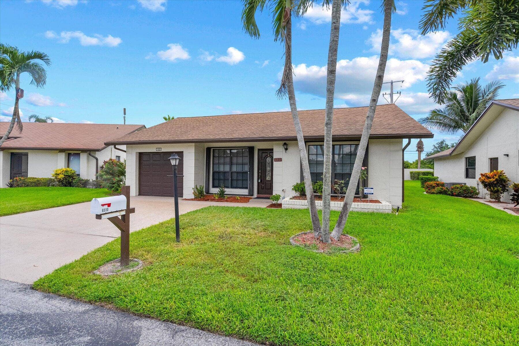 6510 OLIVEWOOD Circle, Greenacres, FL 33463 02-DSC04157