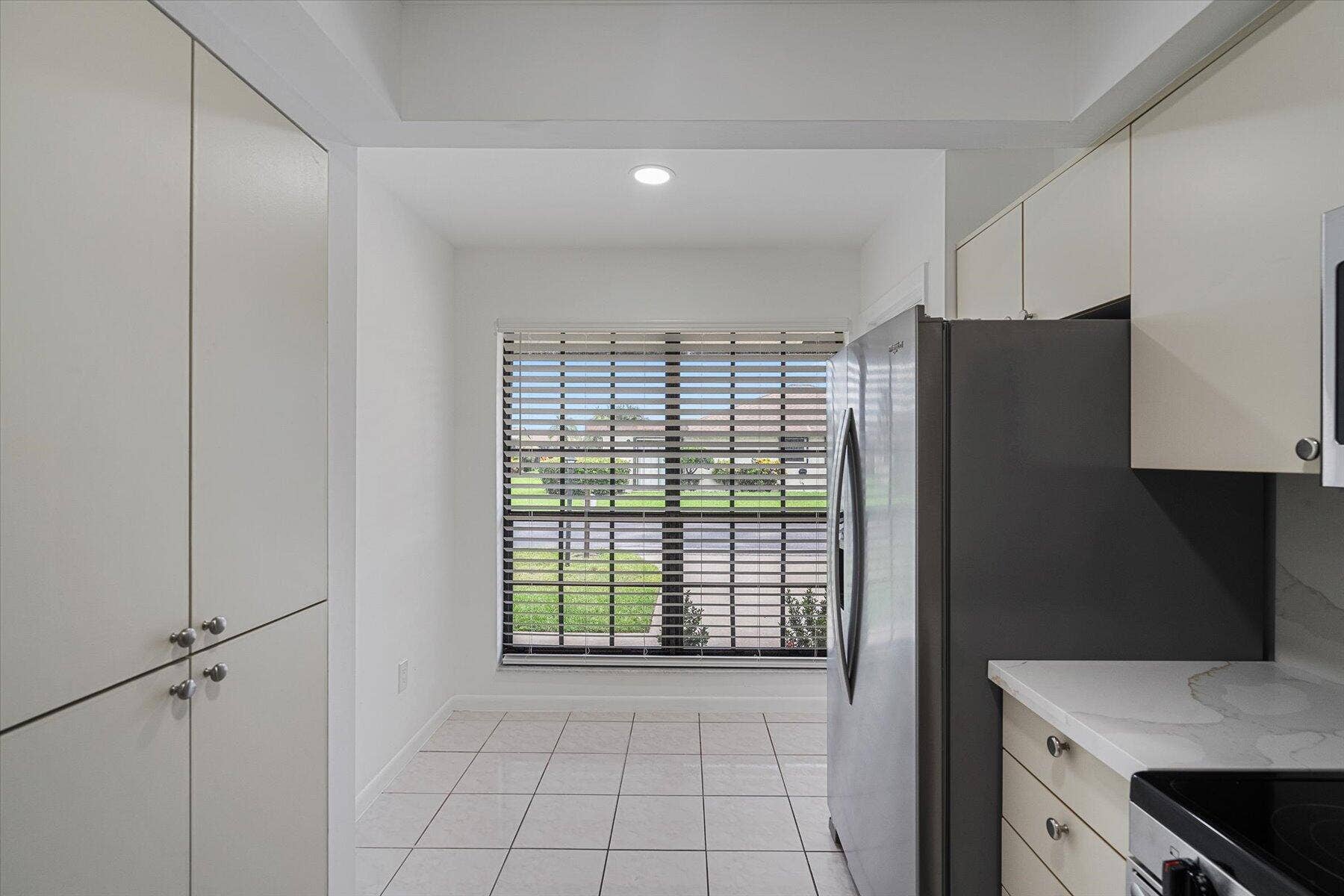 6510 OLIVEWOOD Circle, Greenacres, FL 33463 10-DSC04244