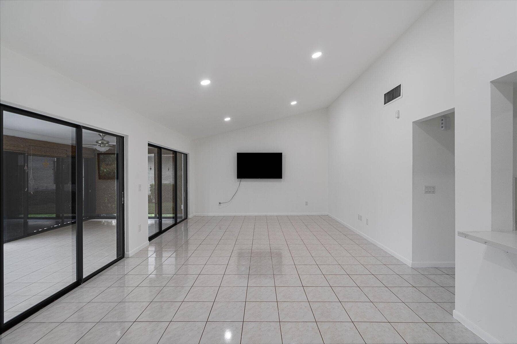 6510 OLIVEWOOD Circle, Greenacres, FL 33463 07-DSC04232