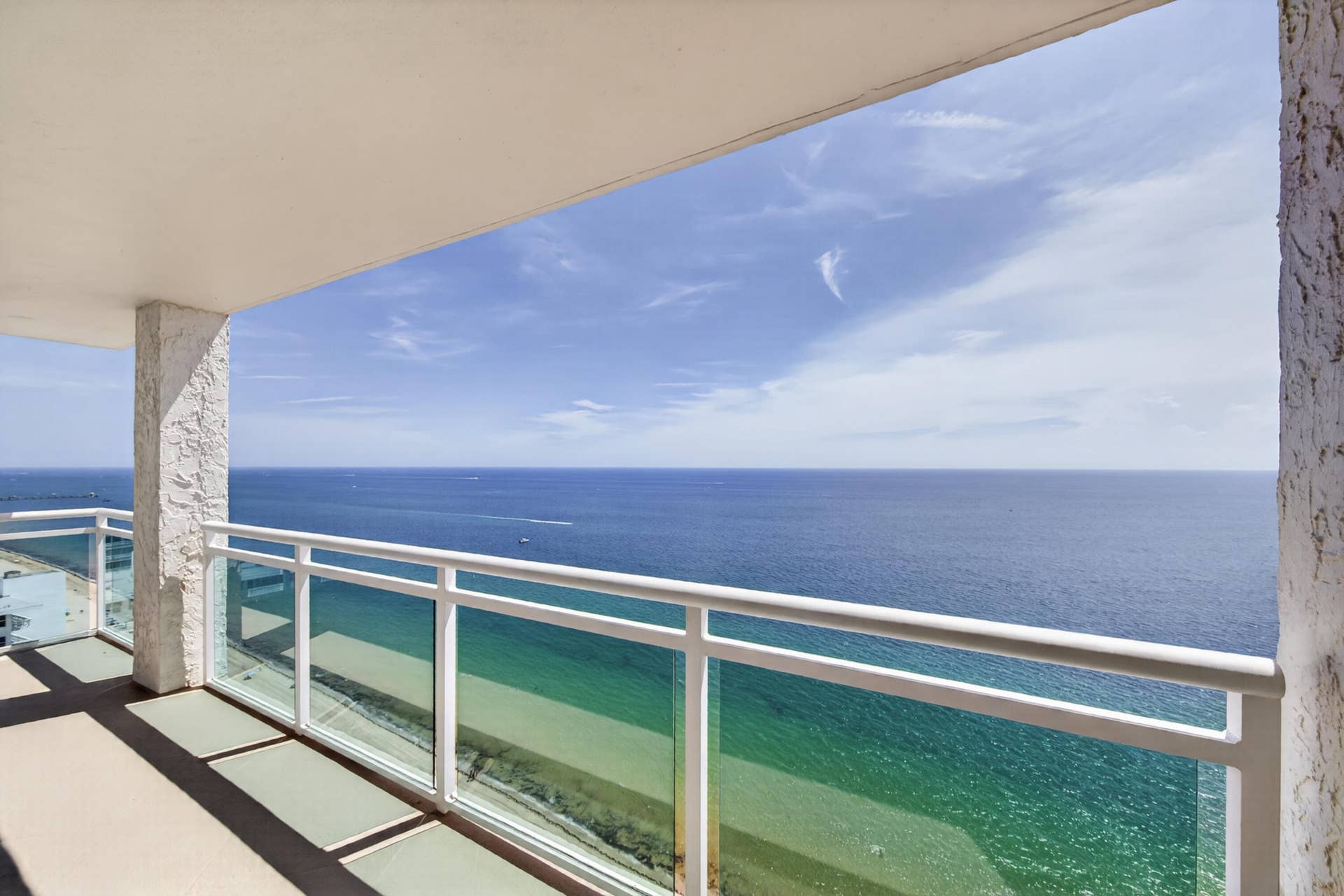 3900 Galt Ocean Drive, #2417, Fort Lauderdale, FL 33308 Breathtaking panoramic views extend across the Atlantic from the residences elevated oceanfront setting.