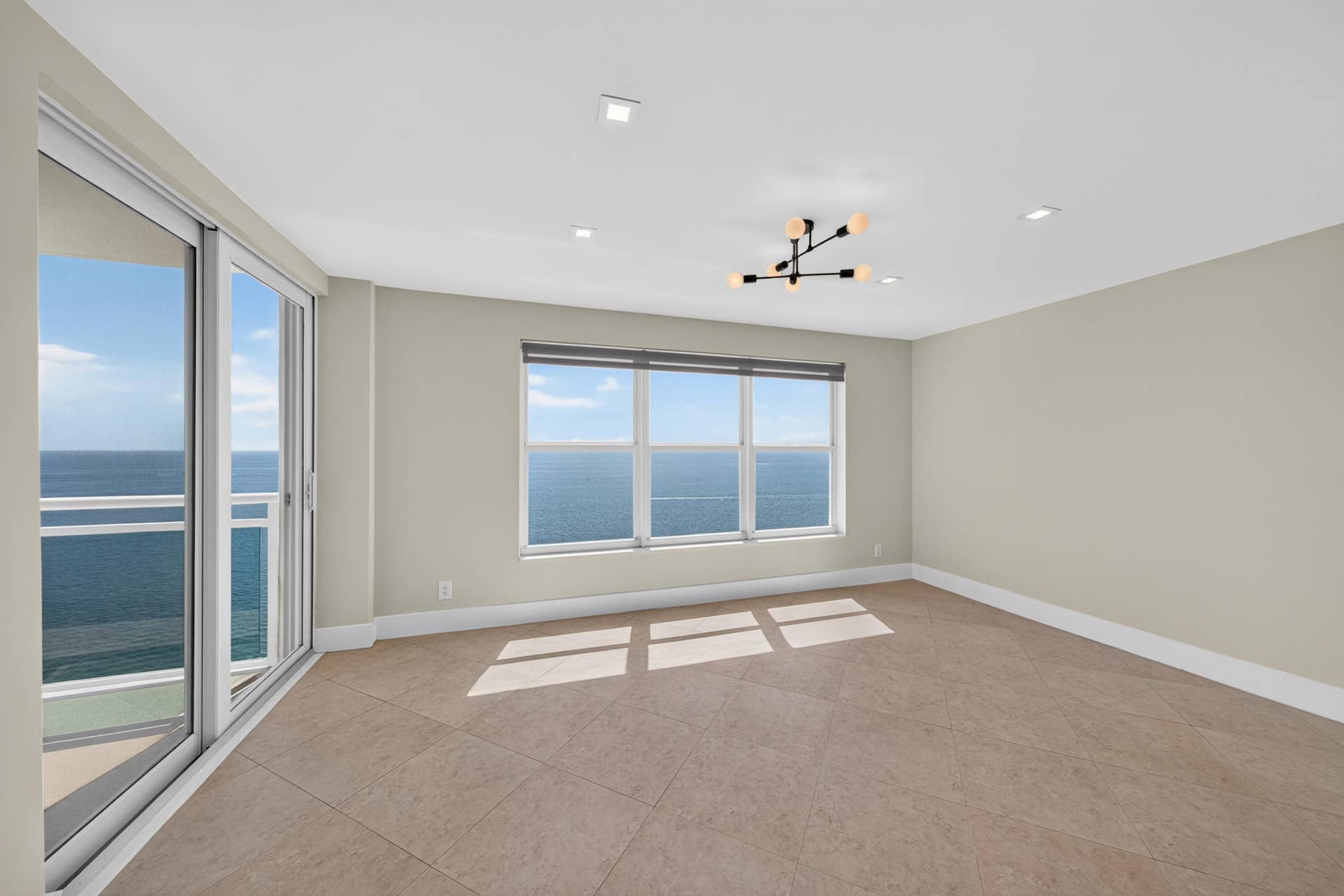 3900 Galt Ocean Drive, #2417, Fort Lauderdale, FL 33308 Dine against a spectacular backdrop of uninterrupted ocean views with direct balcony access.