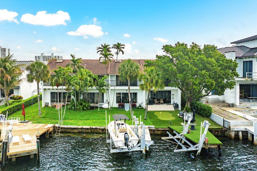 Property photo for 605 NE 19th Avenue, Deerfield Beach, FL