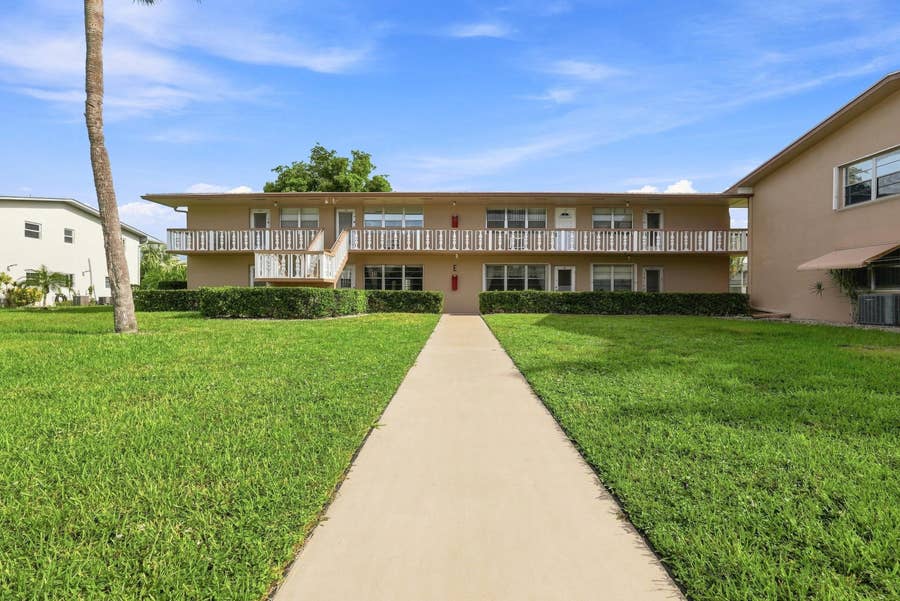 Property photo for 98 Norwich E, West Palm Beach, FL