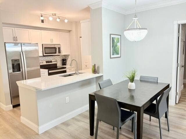 630 S Sapodilla Avenue, #PH 521, West Palm Beach, FL 33401 IMG_2250