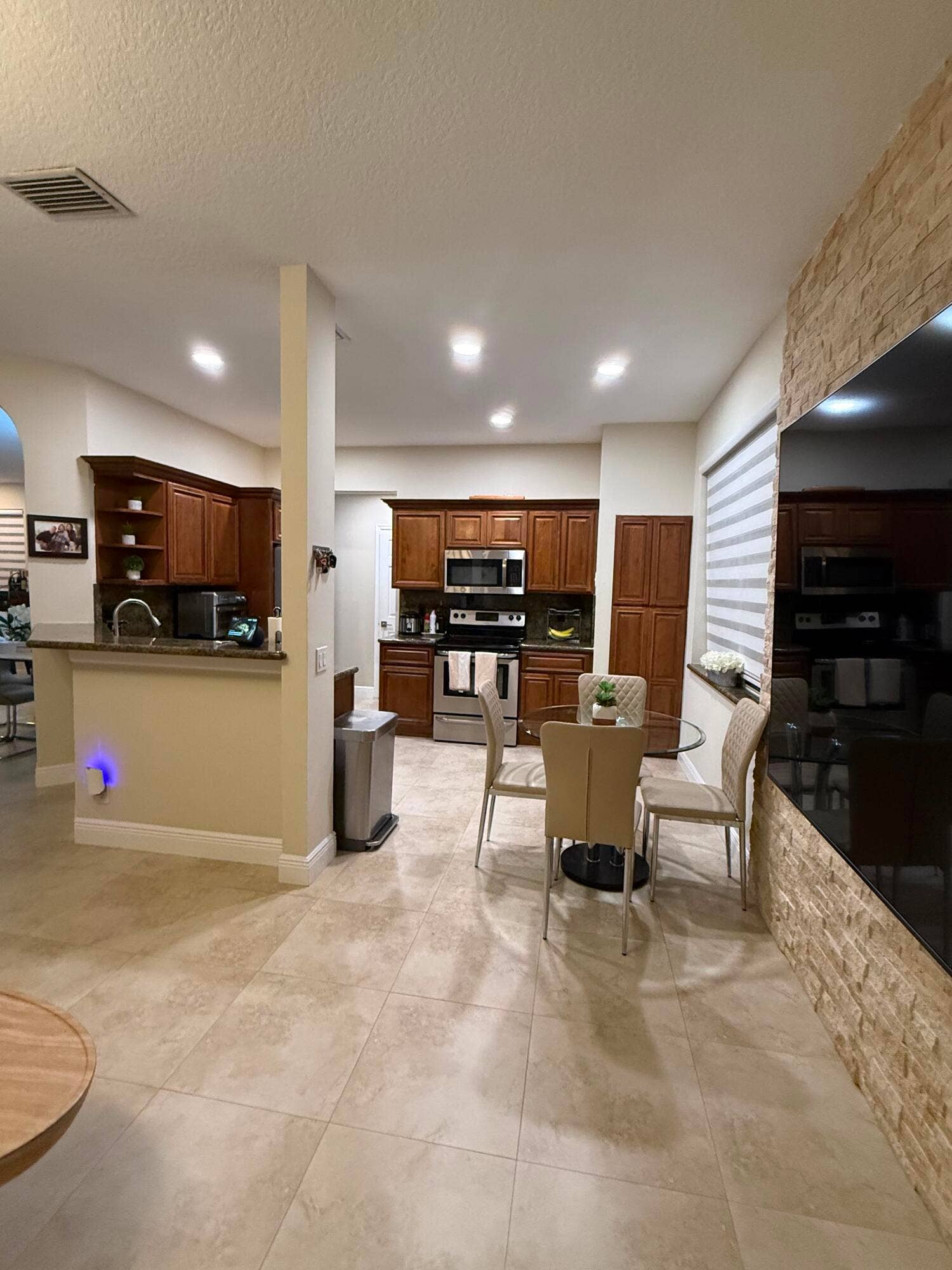 844 Falling Water Road, Weston, FL 33326 2c40740b-8c08-44f8-ae26-6f529982c0e2
